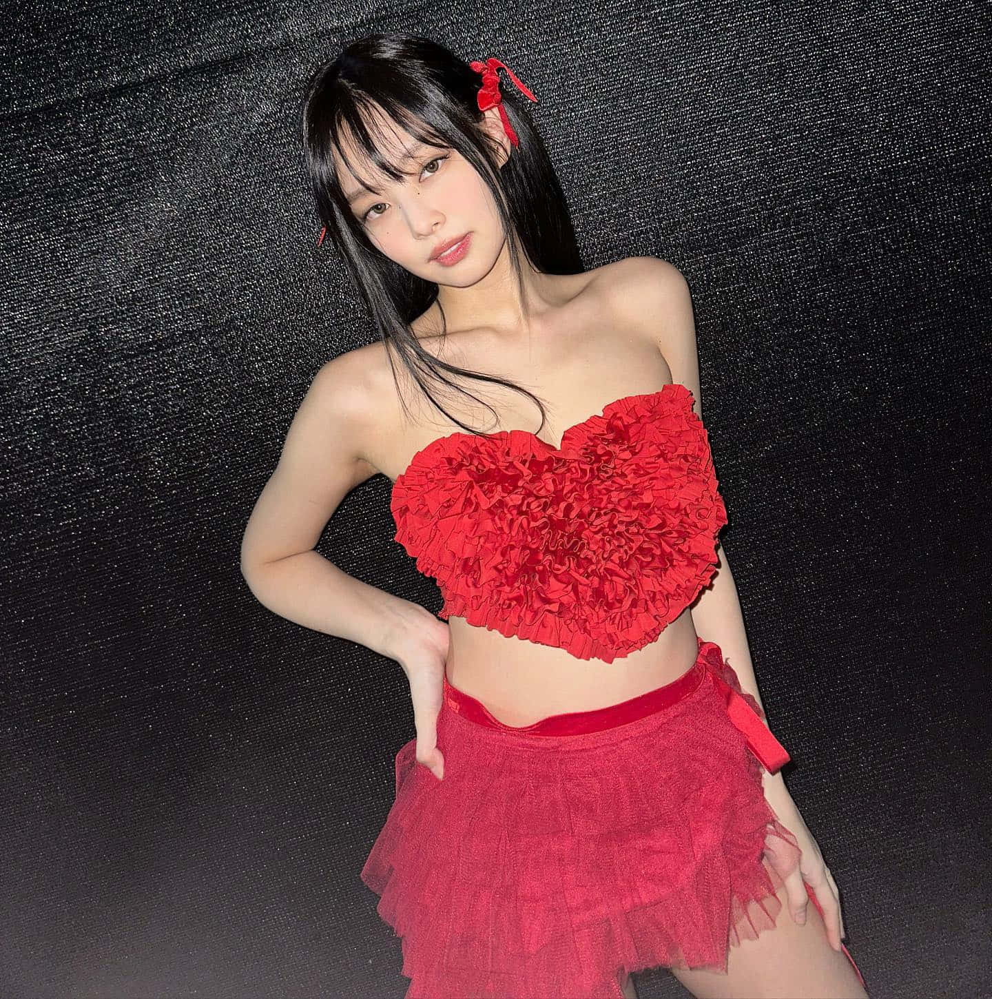 Imagen sensual de Jennie Kim en rojo Fondos de pantalla