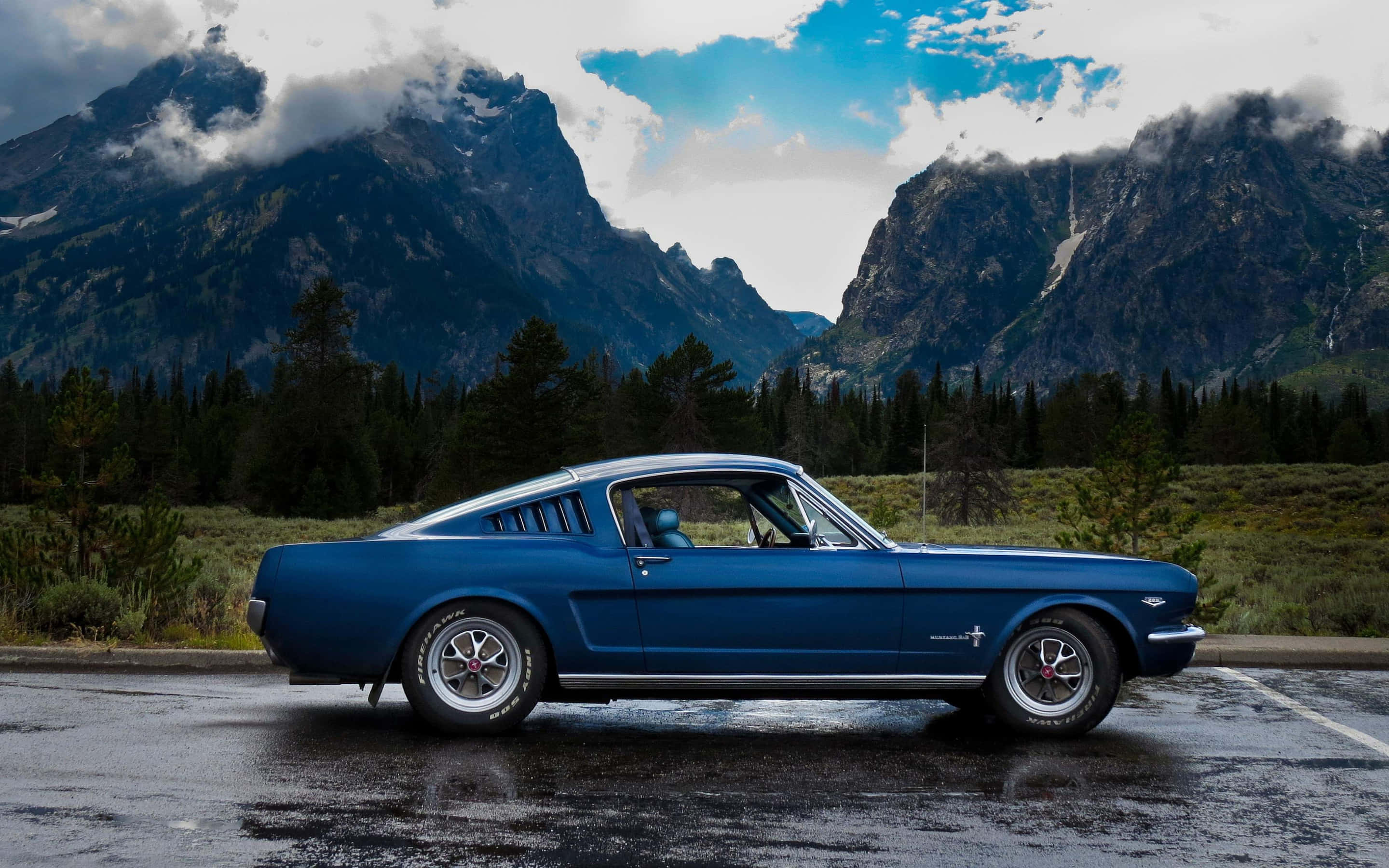 Impactante Vista de un Ford Mustang Fastback 1966 Fondos de pantalla