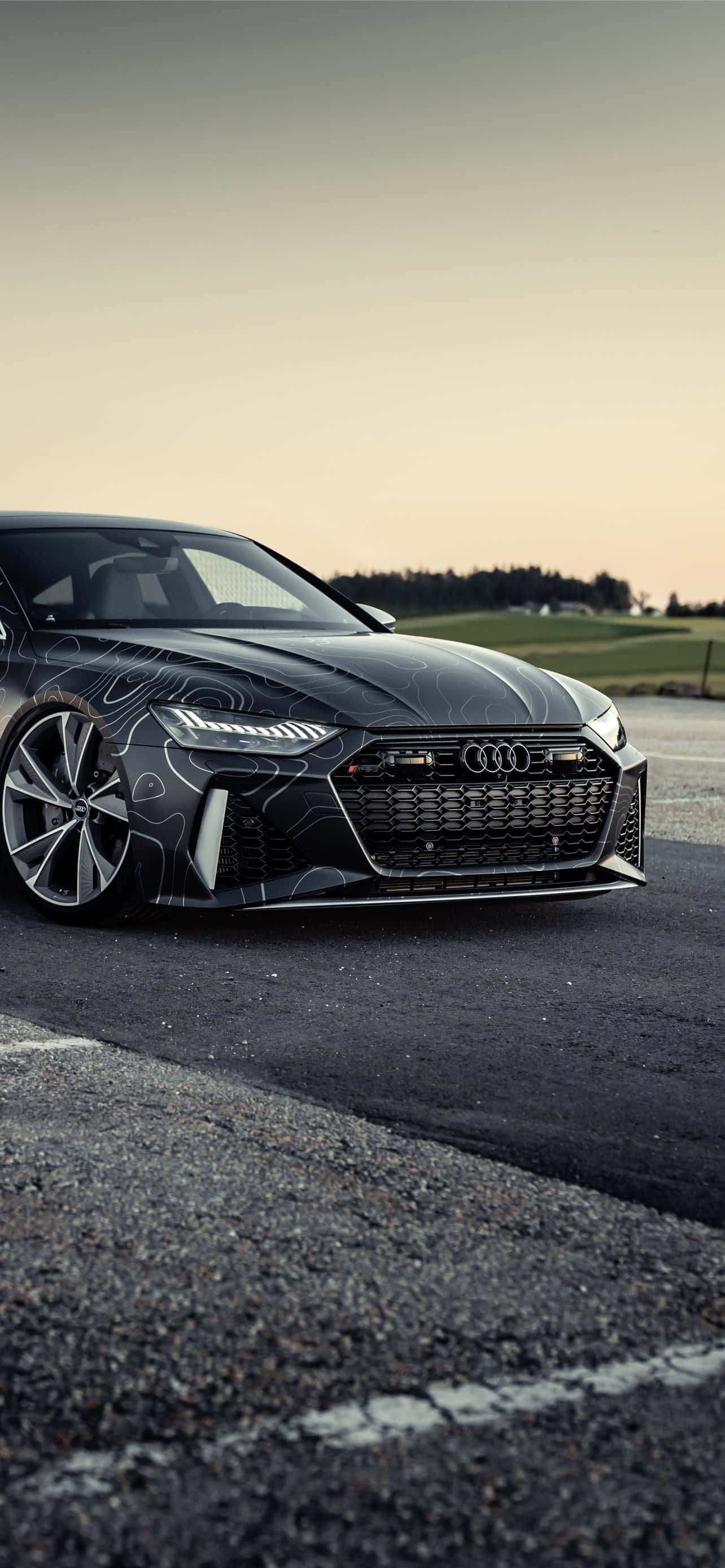 Impresionante Audi Estacionado en un Entorno Urbano Fondos de pantalla