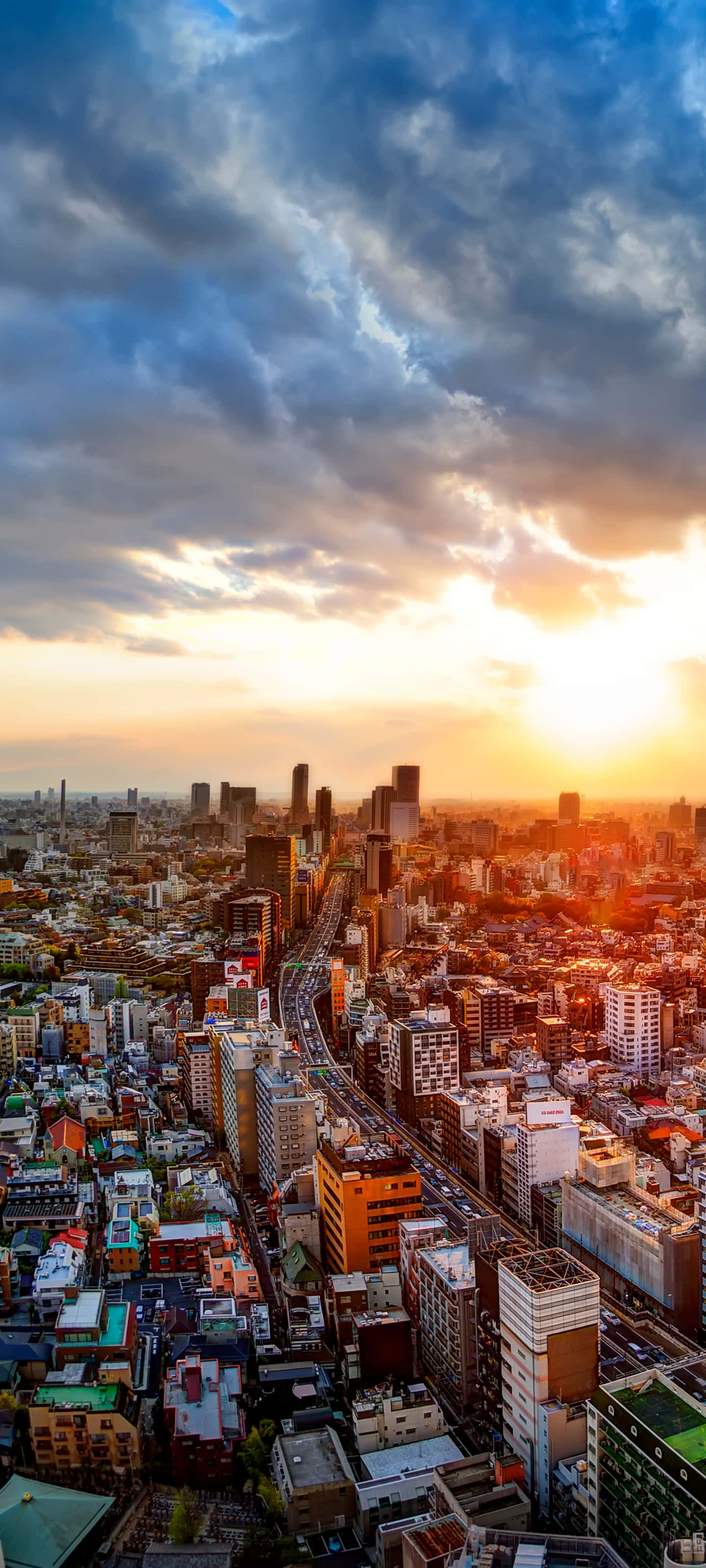Impresionante horizonte urbano al atardecer Fondos de pantalla