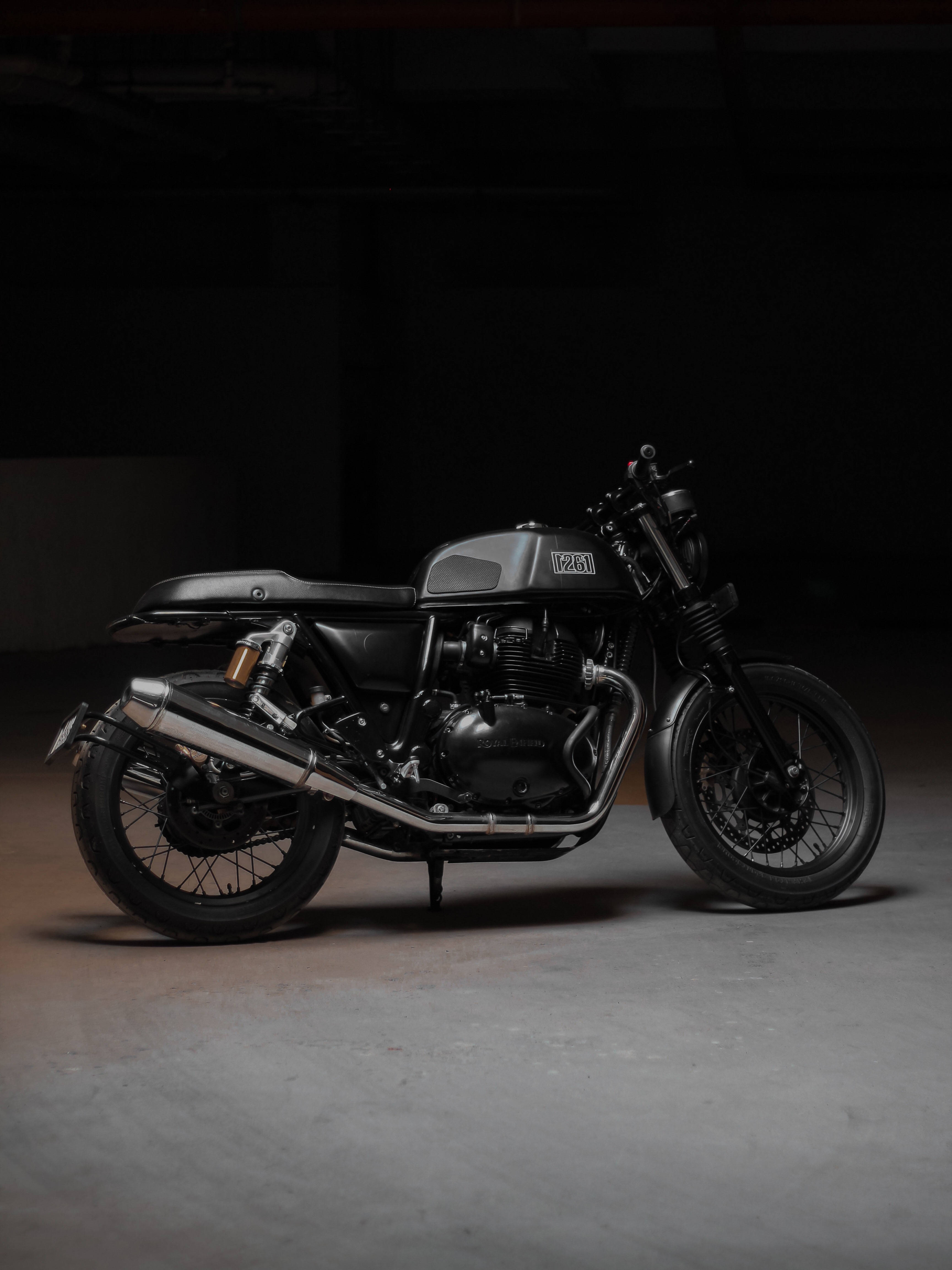 Increíble Moto Negra Oscura 4K Fondos de pantalla