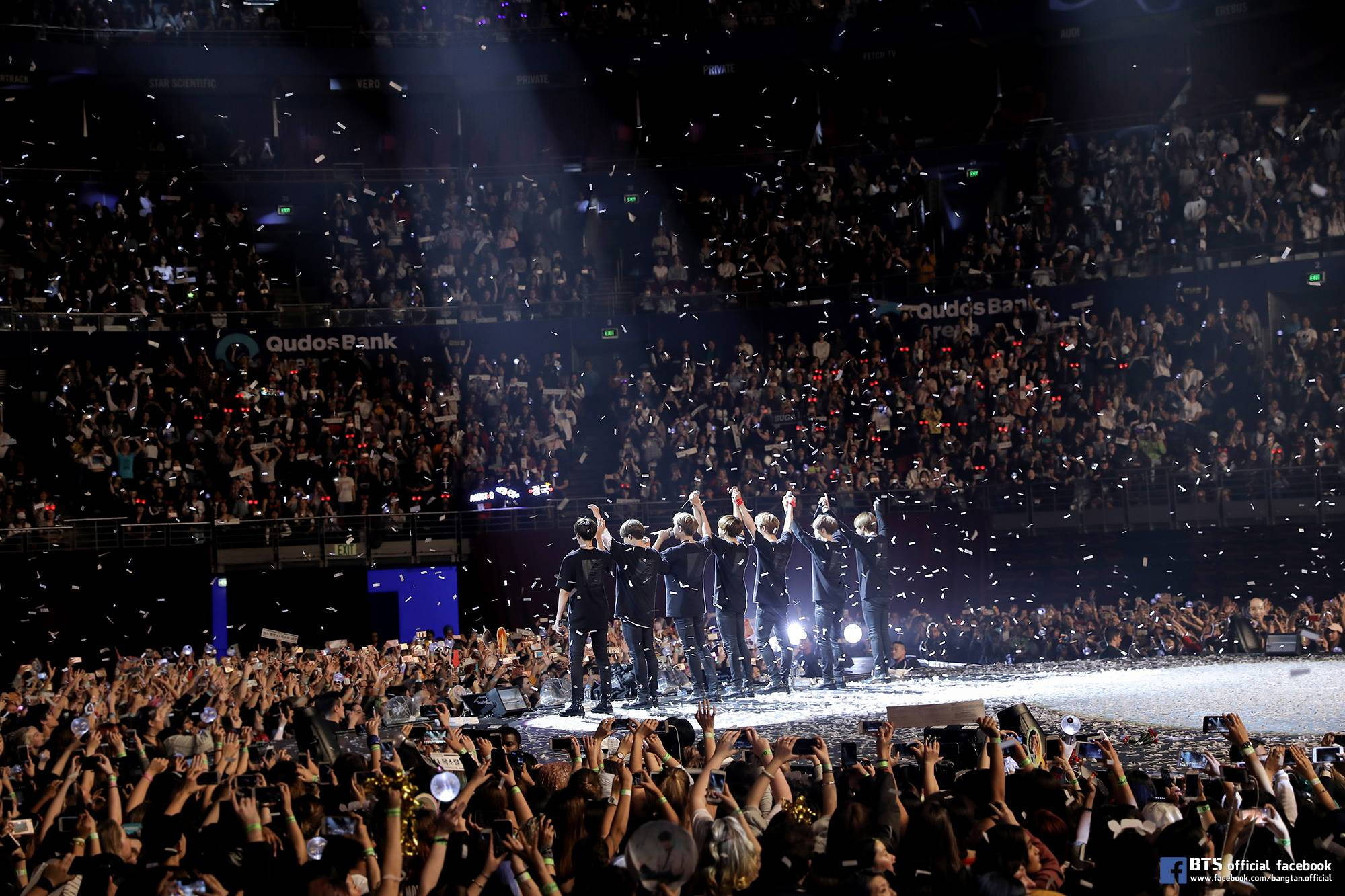 Integrantes en su concierto Love Yourself de BTS Fondos de pantalla