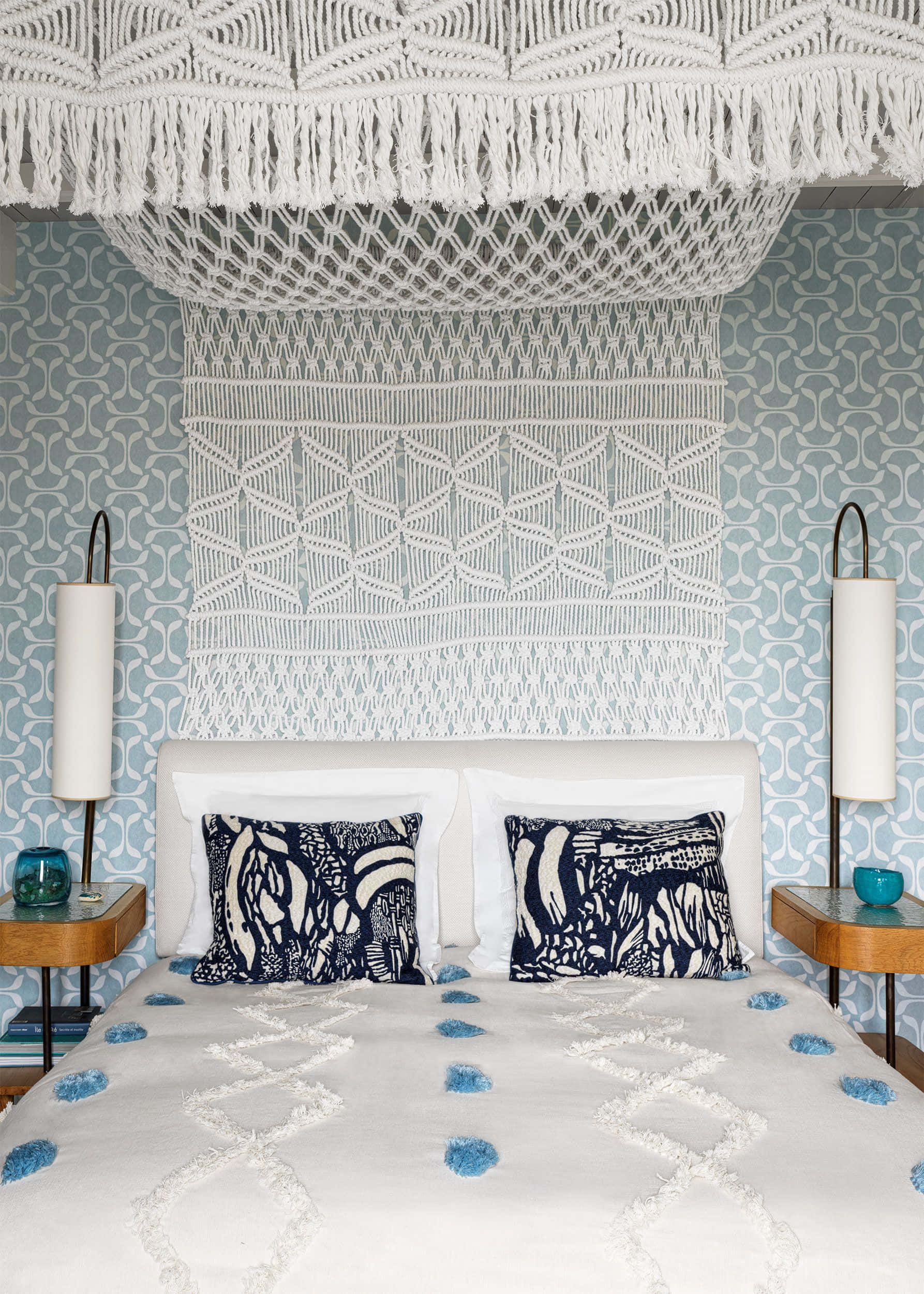 Interior Acogedor de Dormitorio Pequeño en Casa Fondos de pantalla