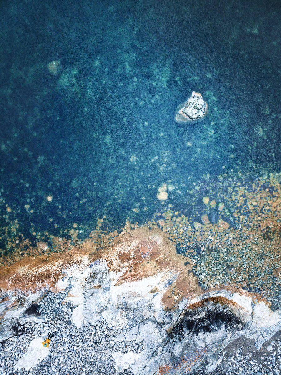 iPad Pro Agua Cerca de Rocas Pequeñas Fondos de pantalla