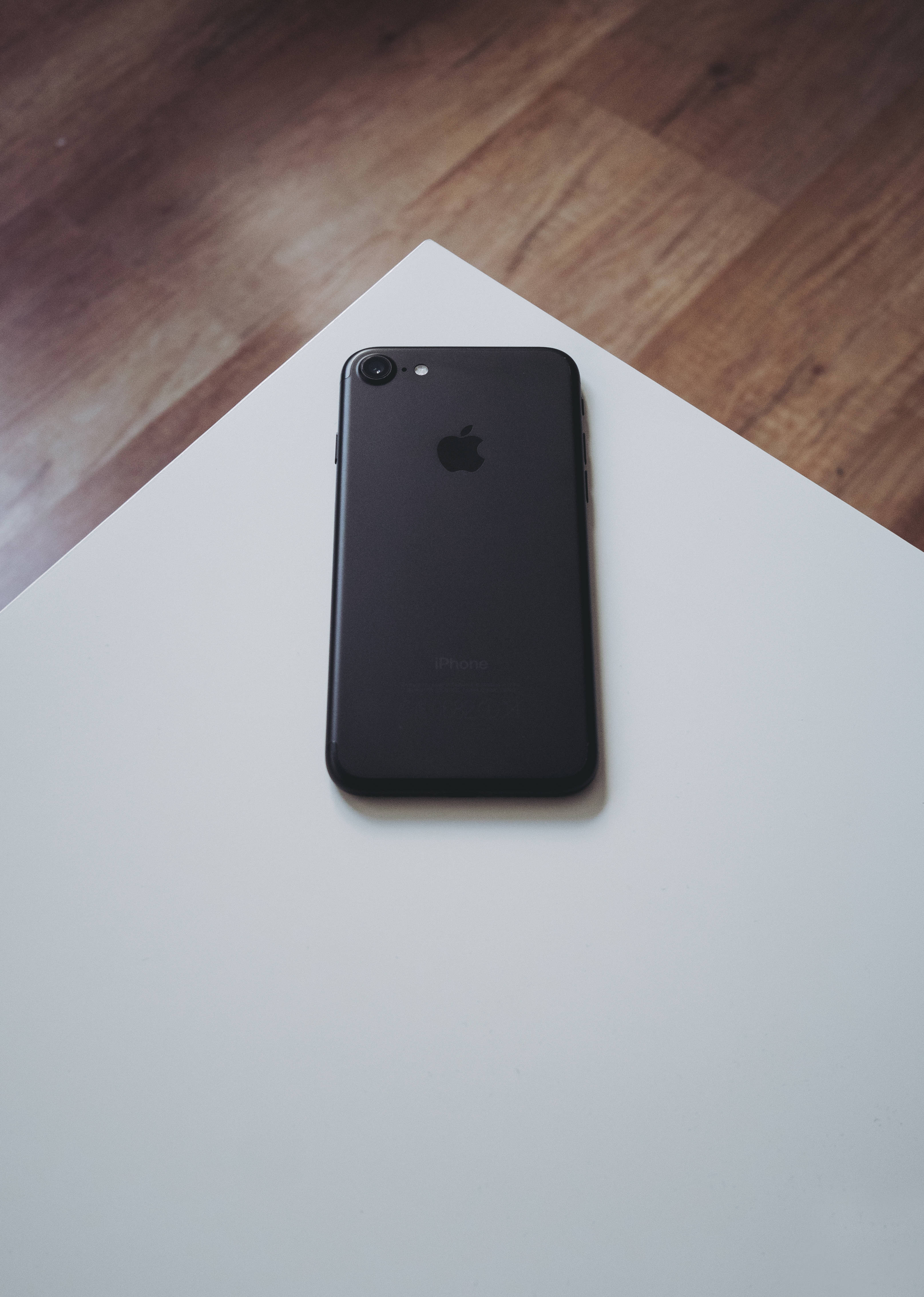 iPhone 8 Superficie Blanca Fondos de pantalla