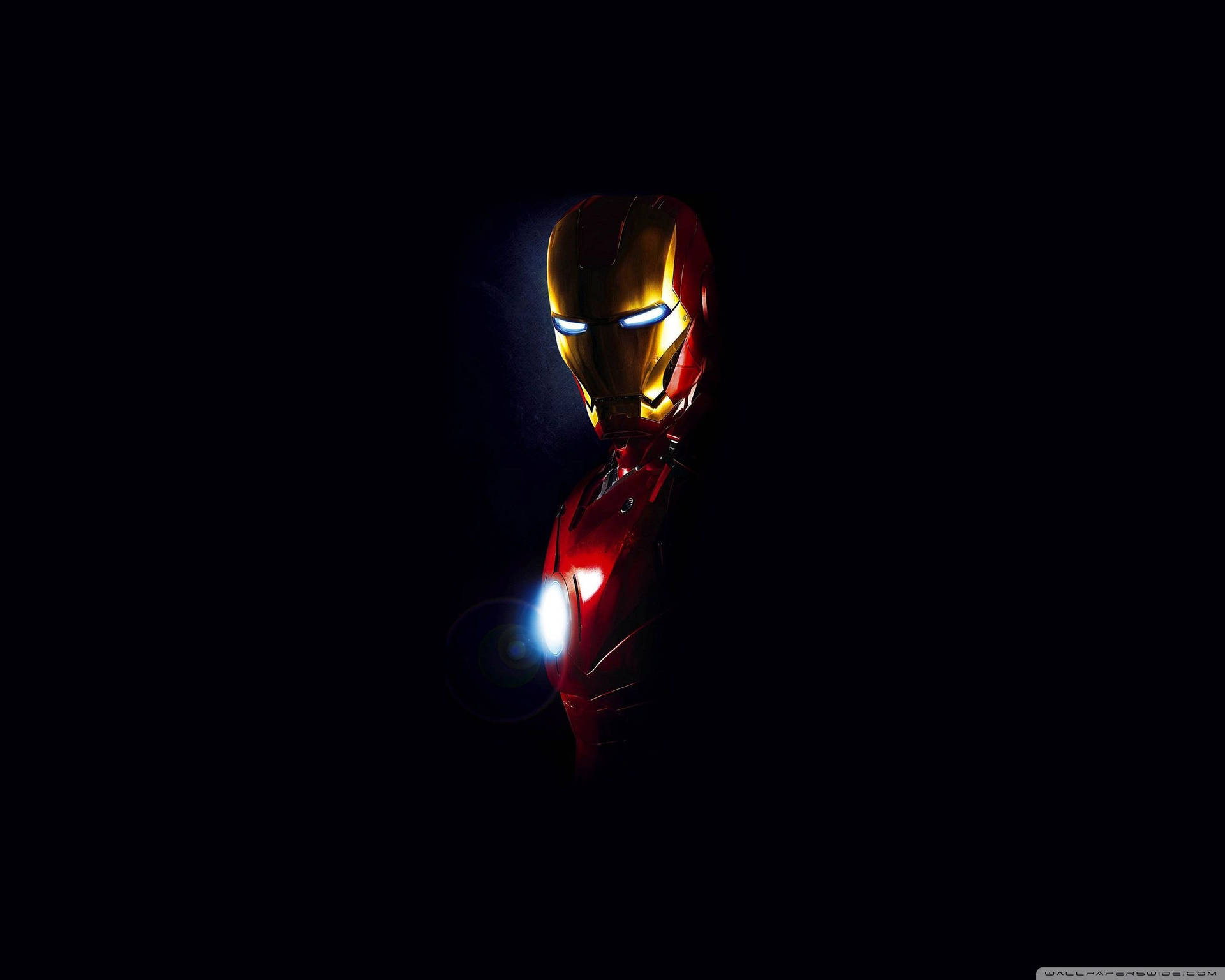 Fondo de pantalla de Iron Man en la oscuridad