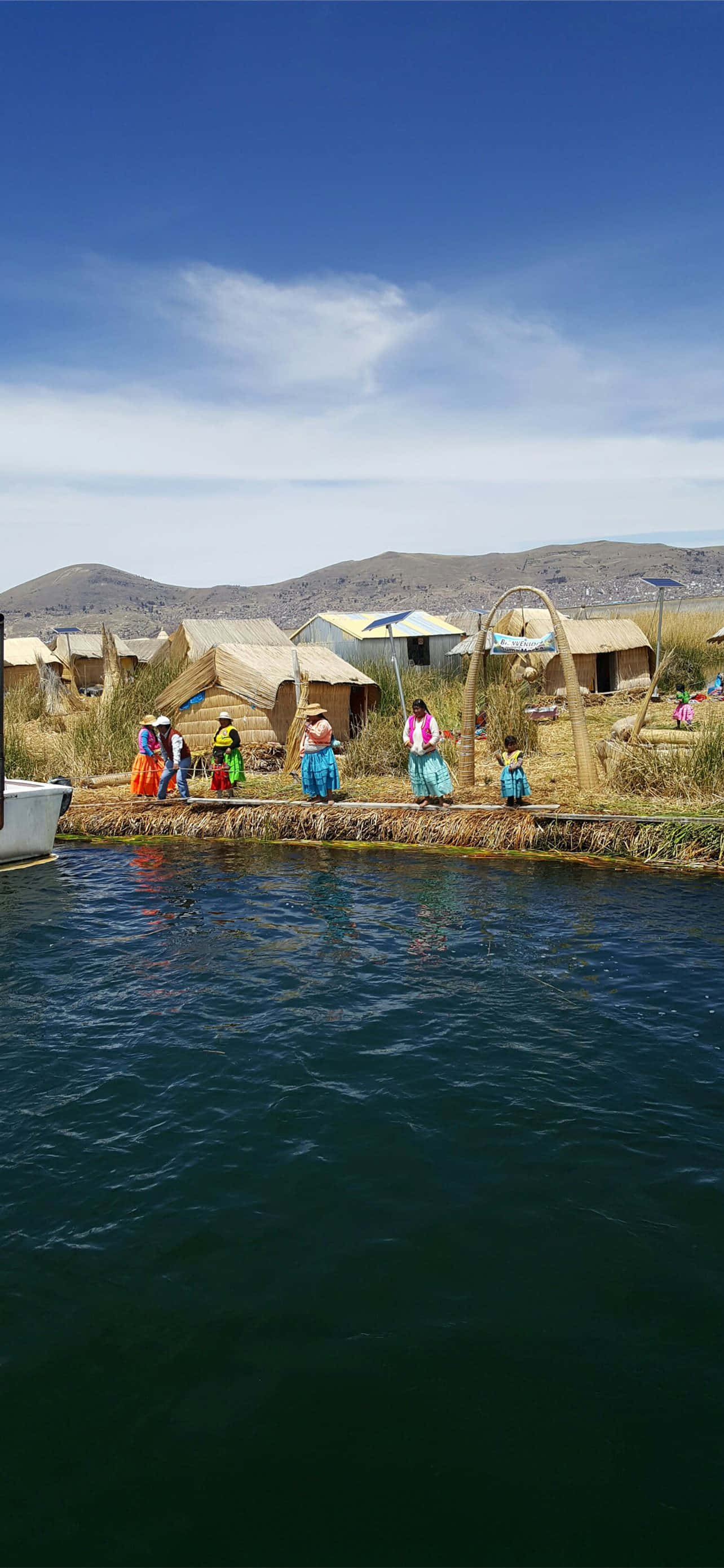 Islas Flotantes de los Uros en el Lago Titicaca Fondos de pantalla
