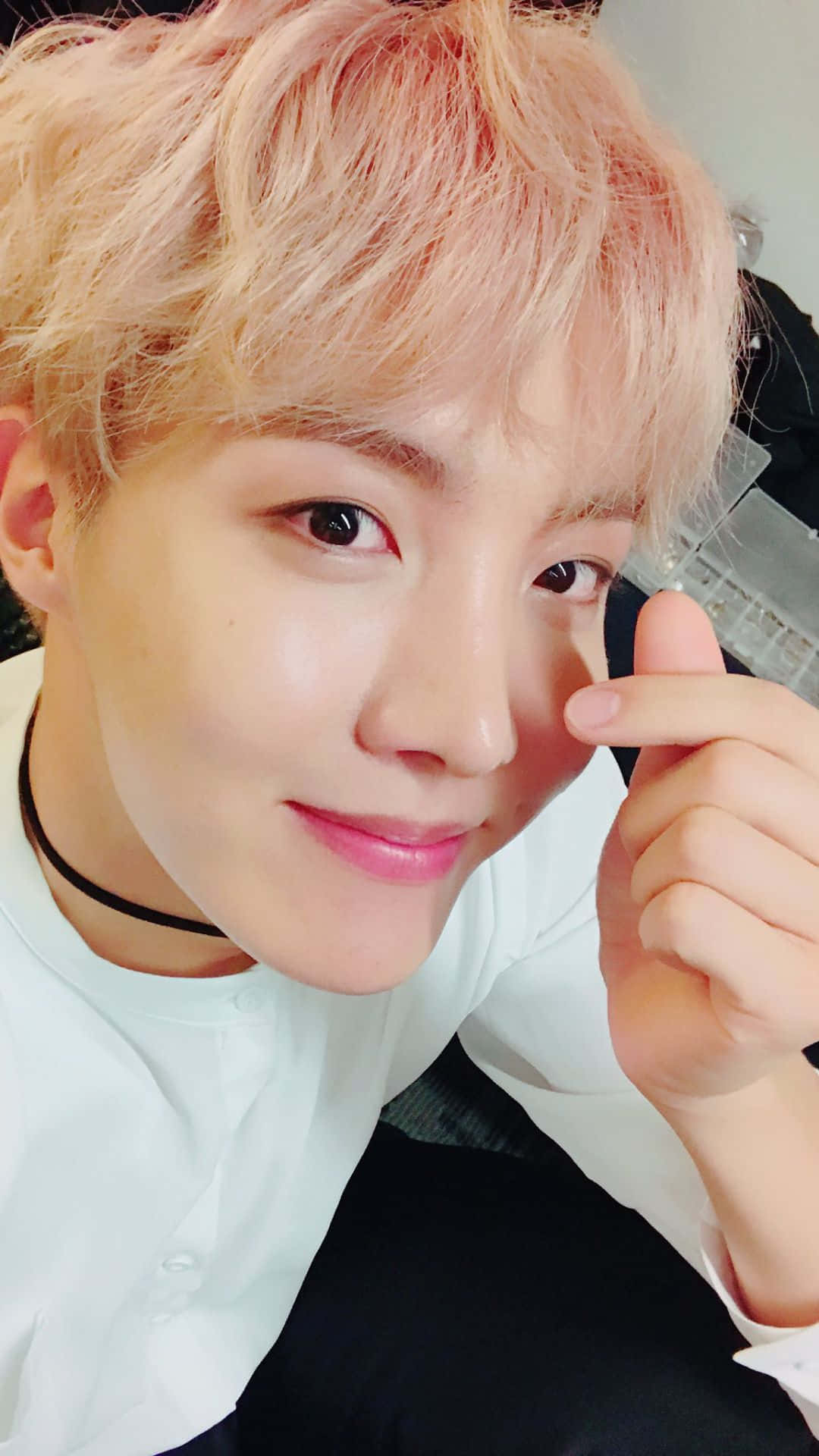 J-hope BTS Corazón con los dedos Fondos de pantalla