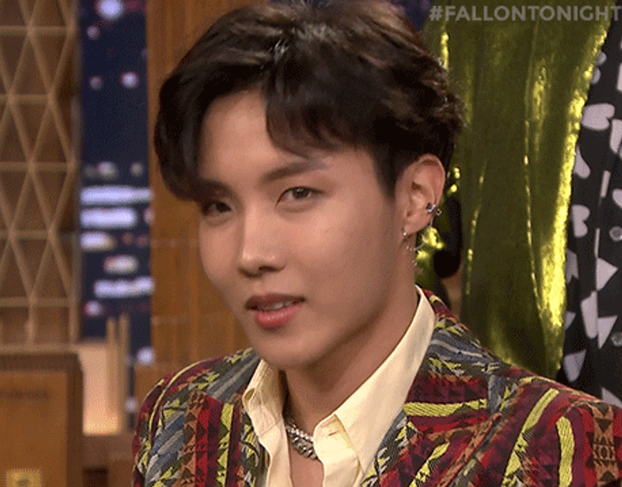 JHope de BTS irradia encanto con ropa casual Fondos de pantalla