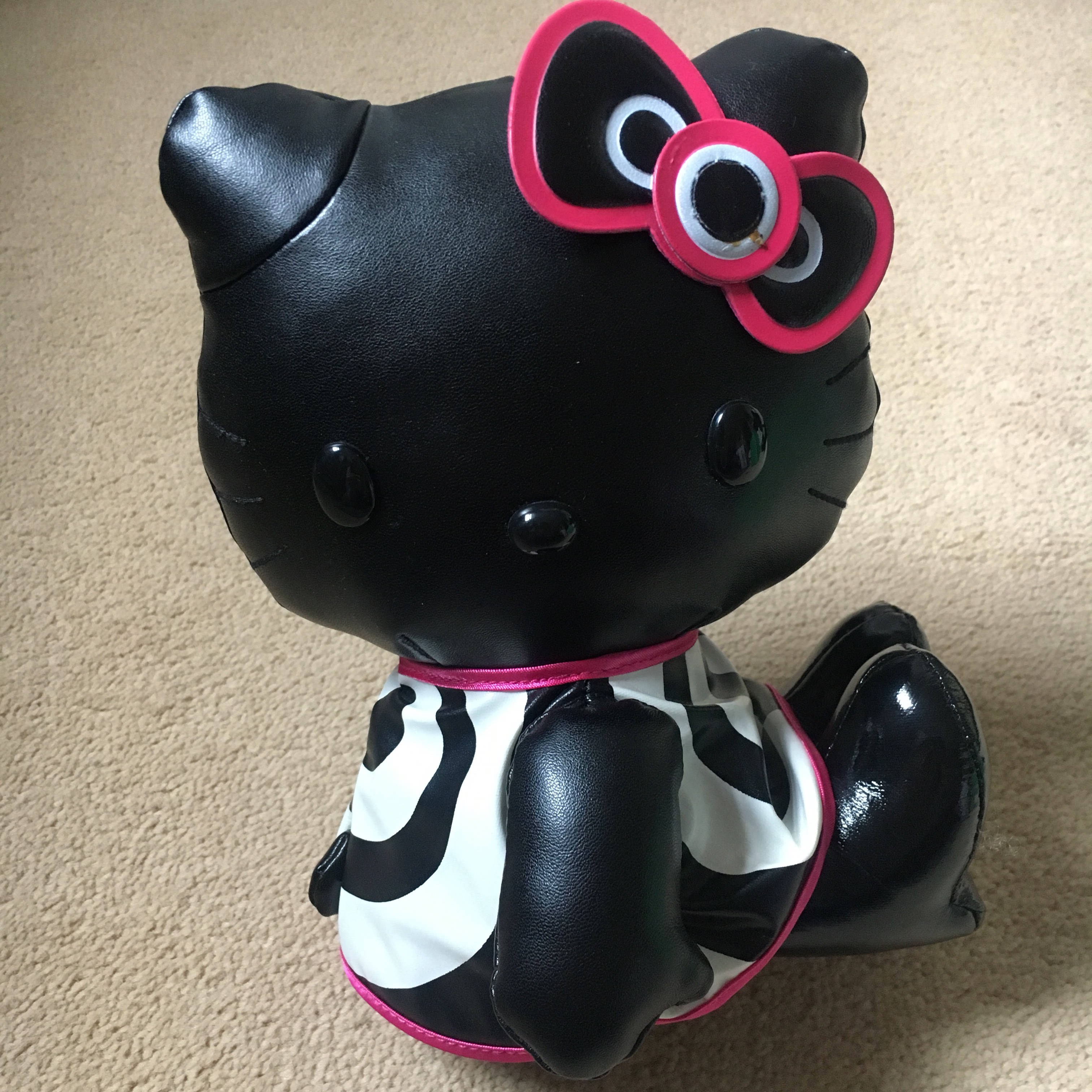 Juguete negro de Hello Kitty de Halloween Fondos de pantalla