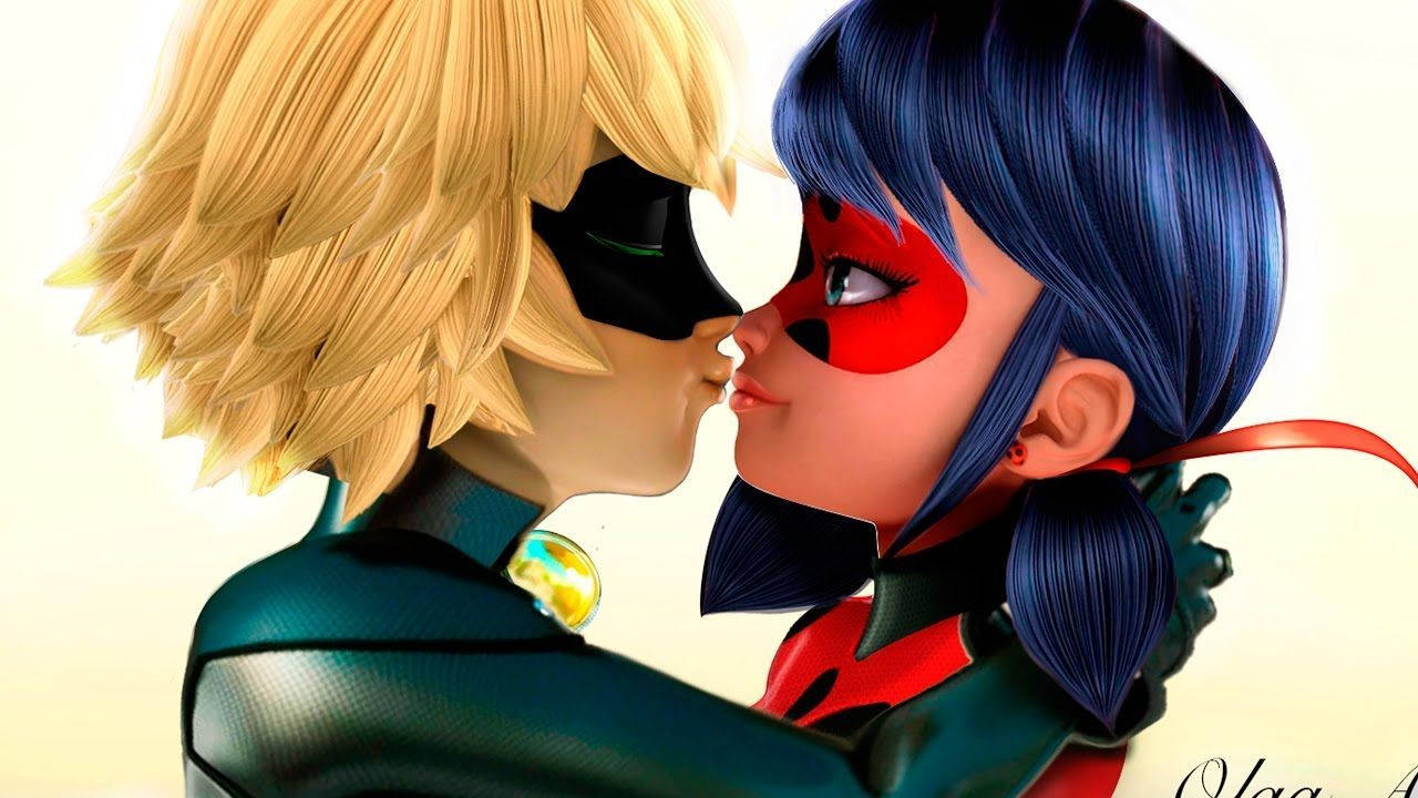 Ladybug y Cat Noir besándose animado Fondos de pantalla