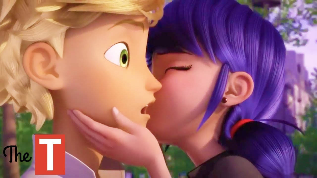 Ladybug y Cat Noir besándose sorprendidos Fondos de pantalla