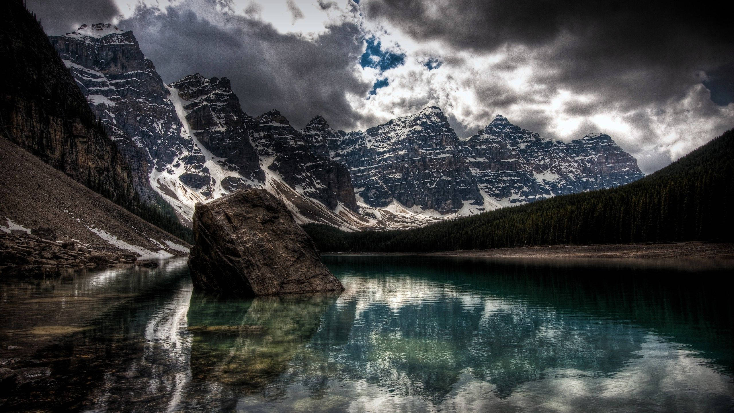 Lago Moraine Oscuro Fondos de pantalla