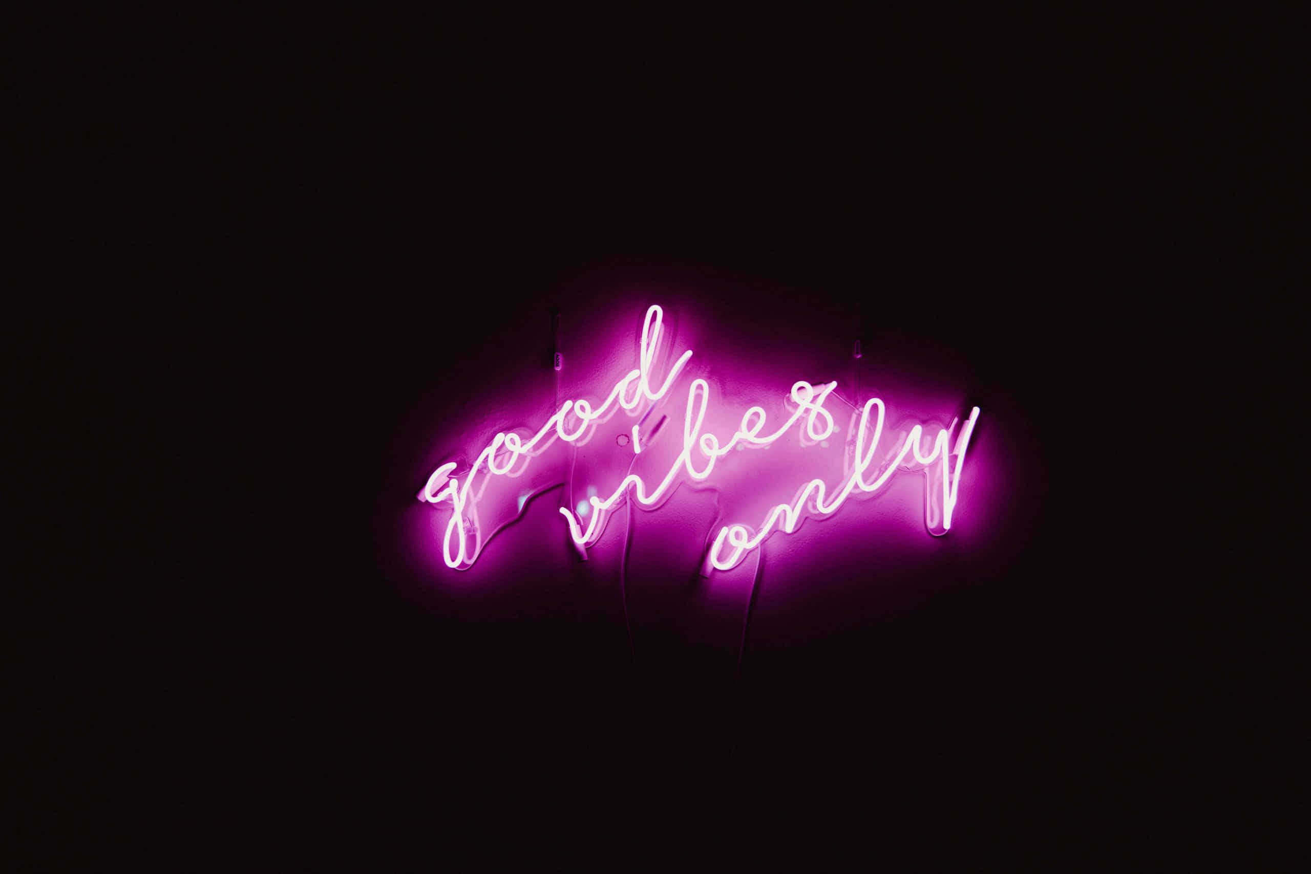 Letrero de neón rosa Good Vibe Fondos de pantalla