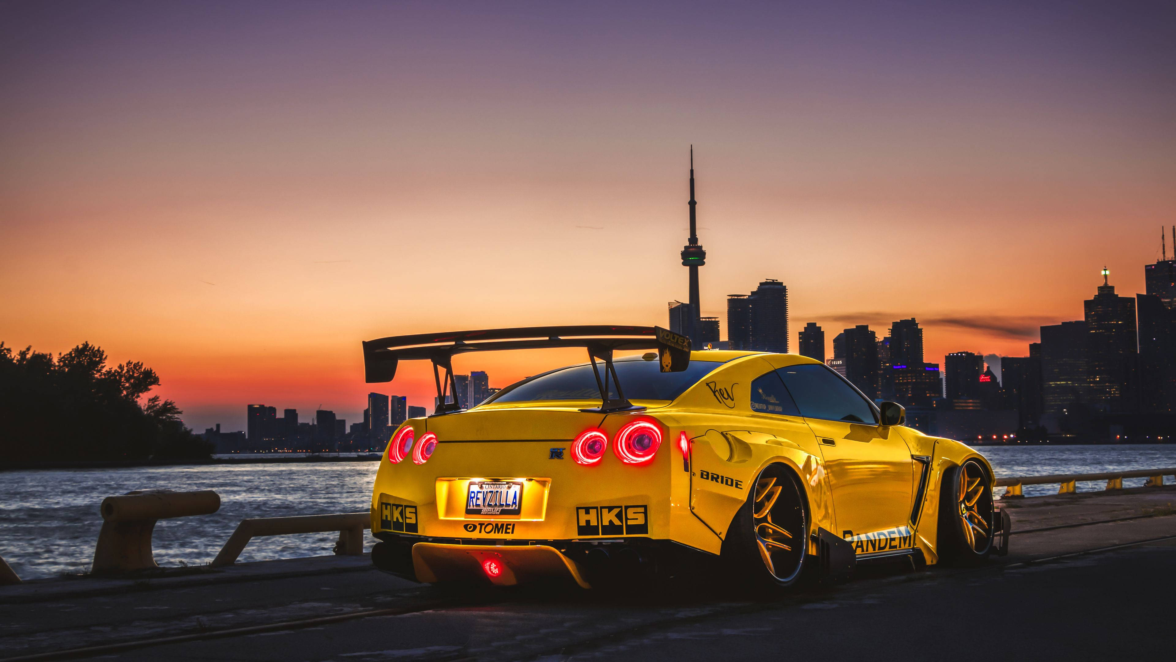 Leyenda: Majestuoso Nissan GT-R Amarillo en Calidad 4K Fondos de pantalla