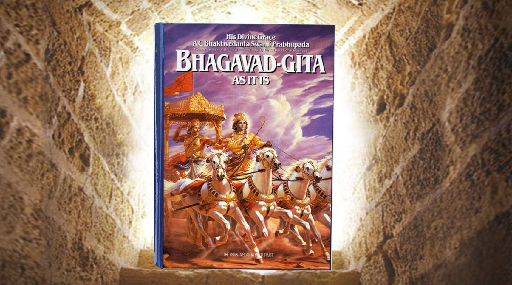 Libro Bhagavad Gita sobre Piedra Fondos de pantalla