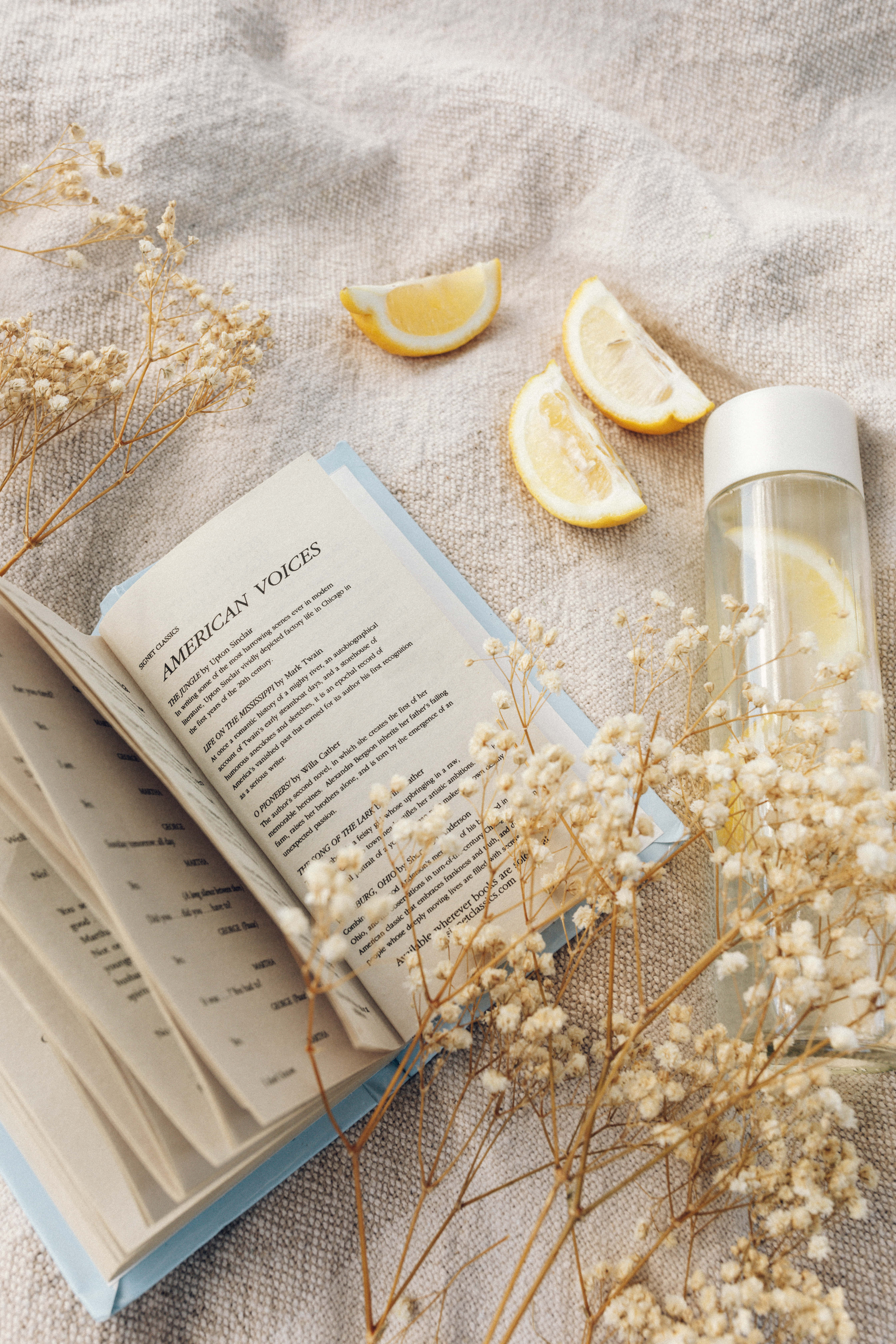 Libro estético con flores Fondos de pantalla