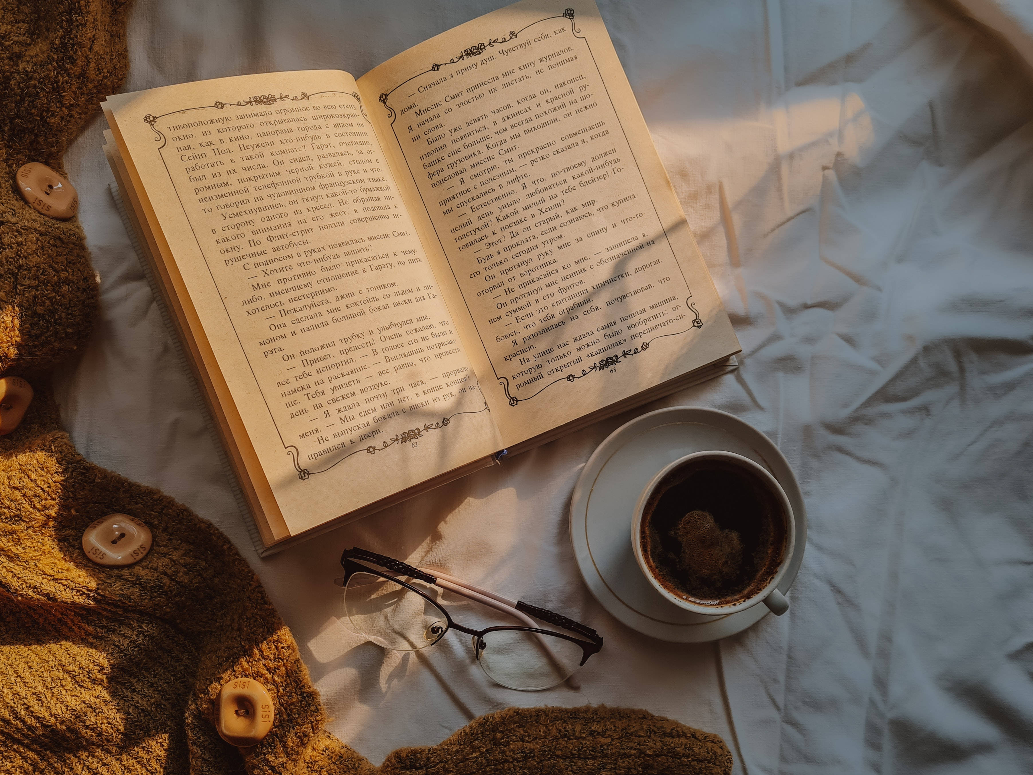 Libro y Café Estético para Escritorio Fondos de pantalla