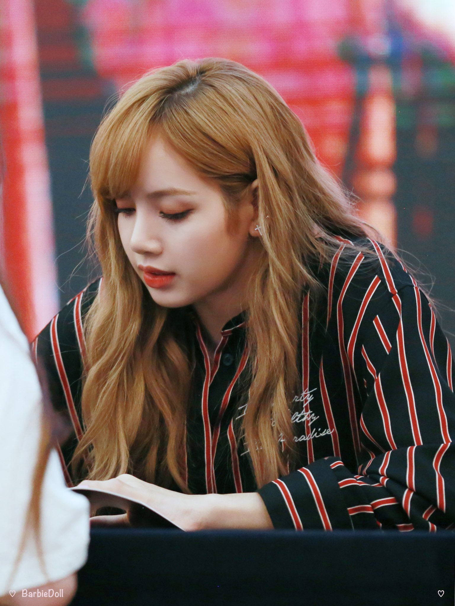 Lisa Blackpink Elegancia - Imagen HD del Evento de Firma del Álbum Square Up. Fondos de pantalla