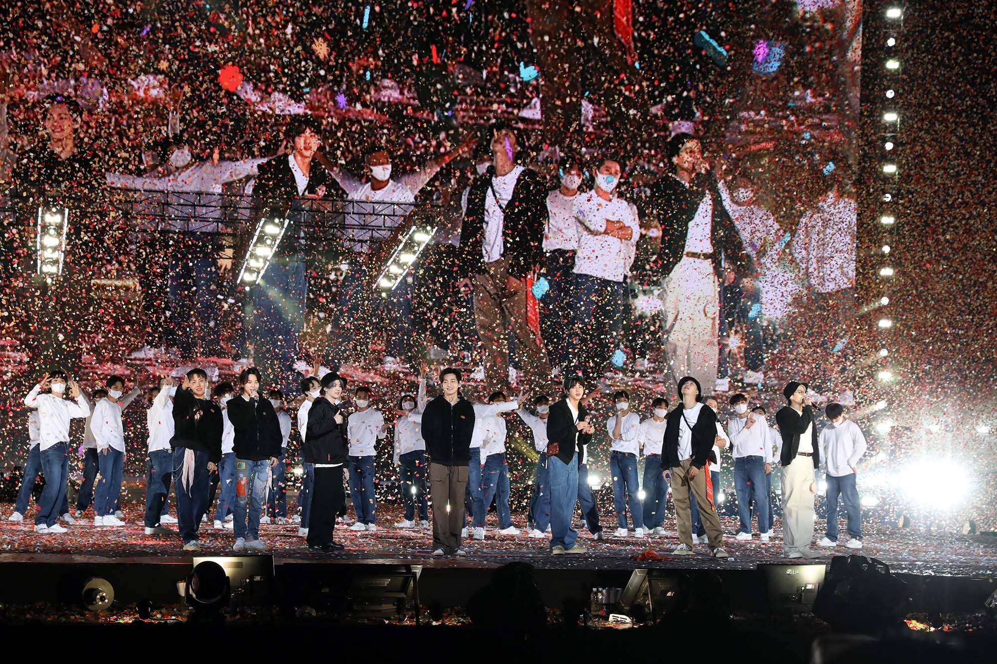 Lluvia de confeti en conciertos de BTS Fondos de pantalla