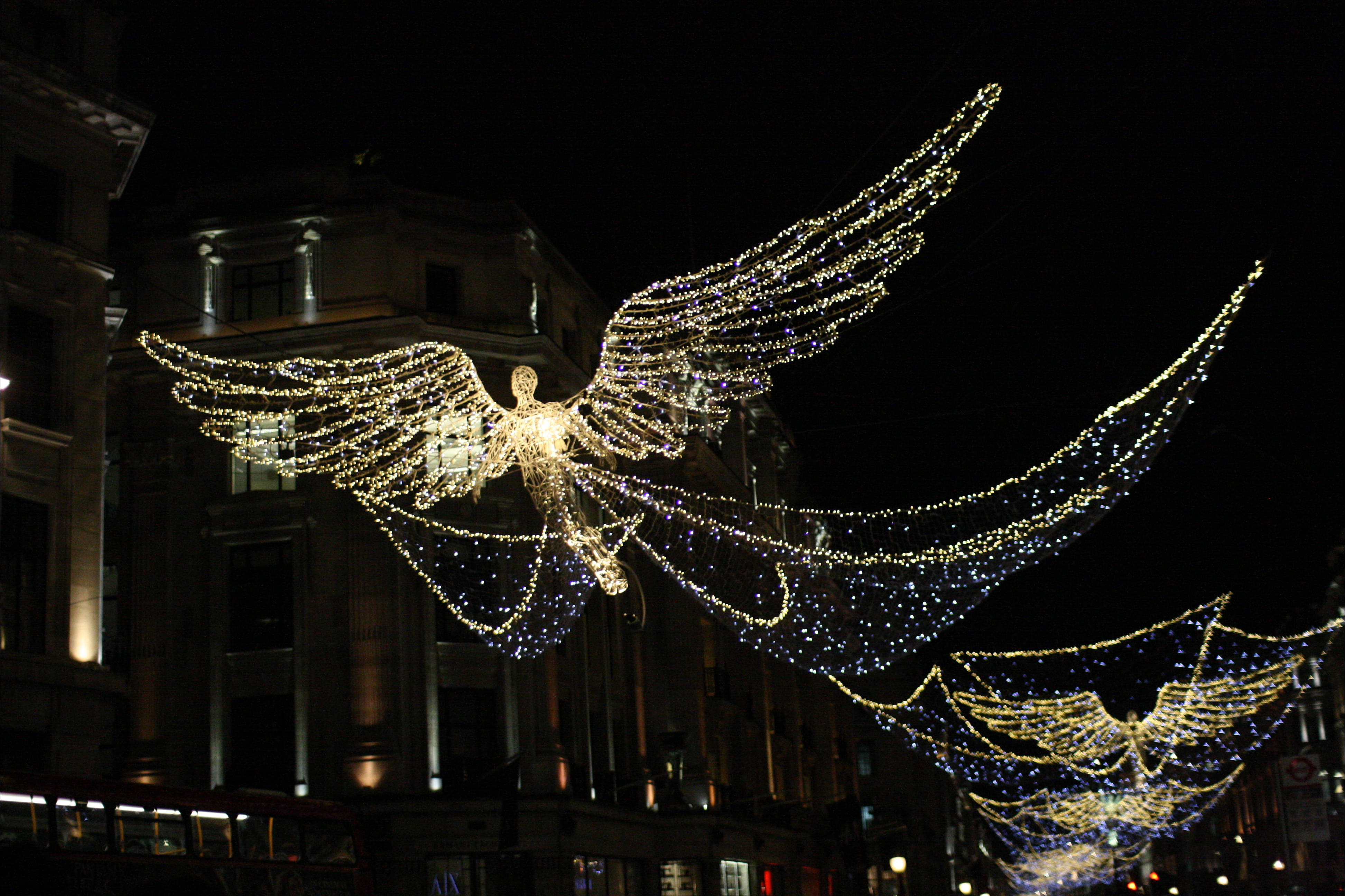 Luces navideñas de ángel en Londres Fondos de pantalla