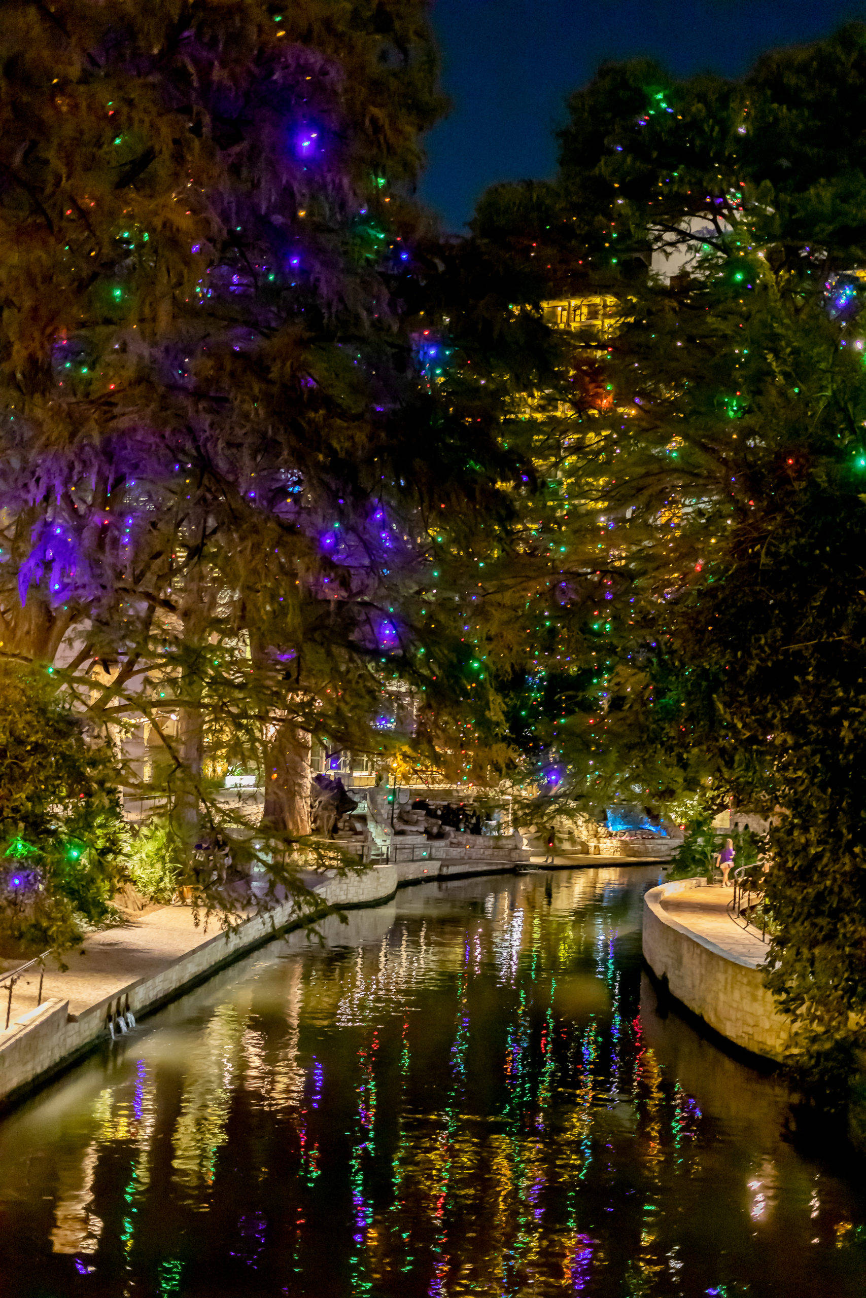 Luces Navideñas Mágicas Iluminan el Paseo del Río San Antonio Fondos de pantalla