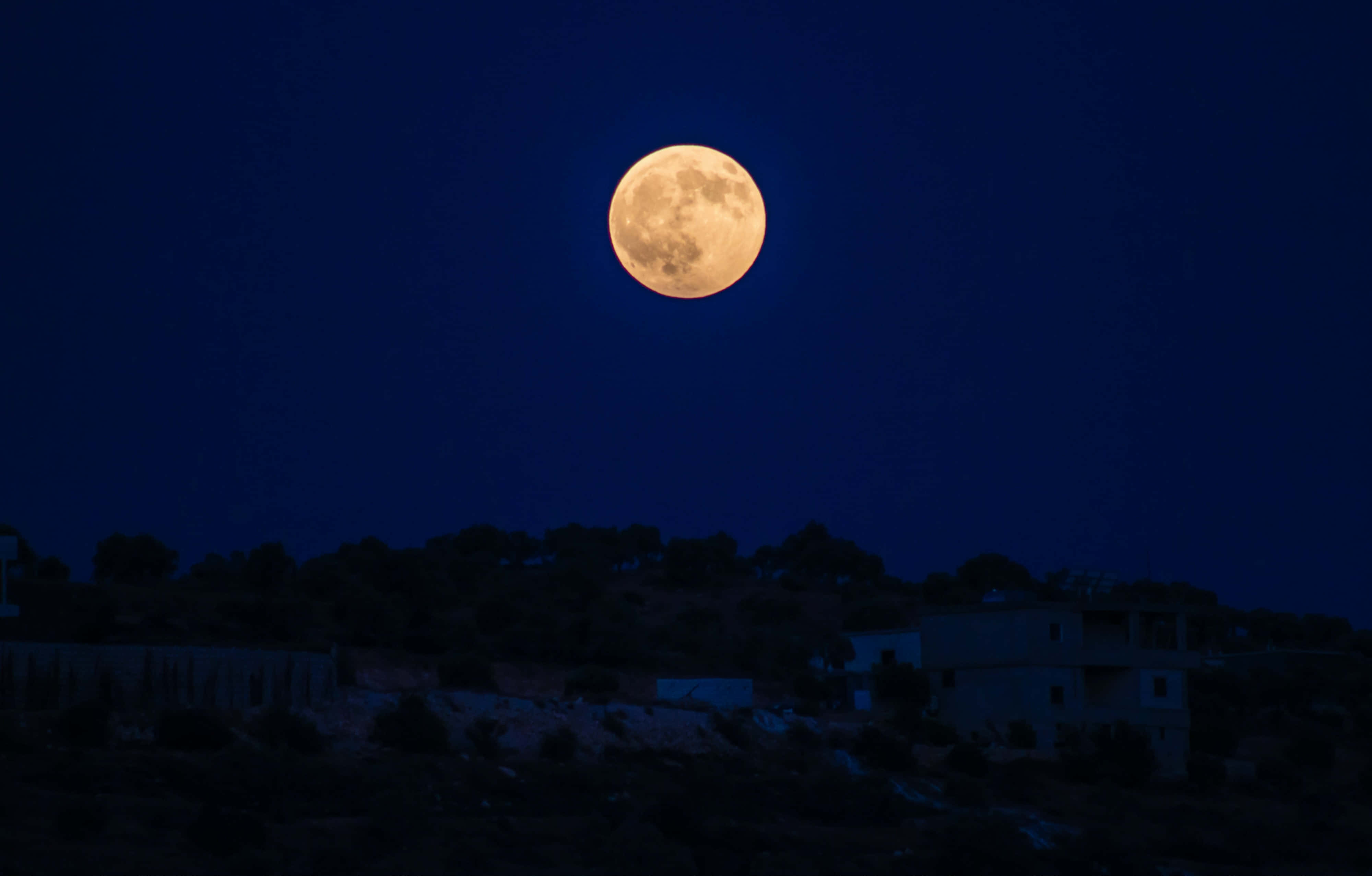 Luna sobre la colina Fondos de pantalla