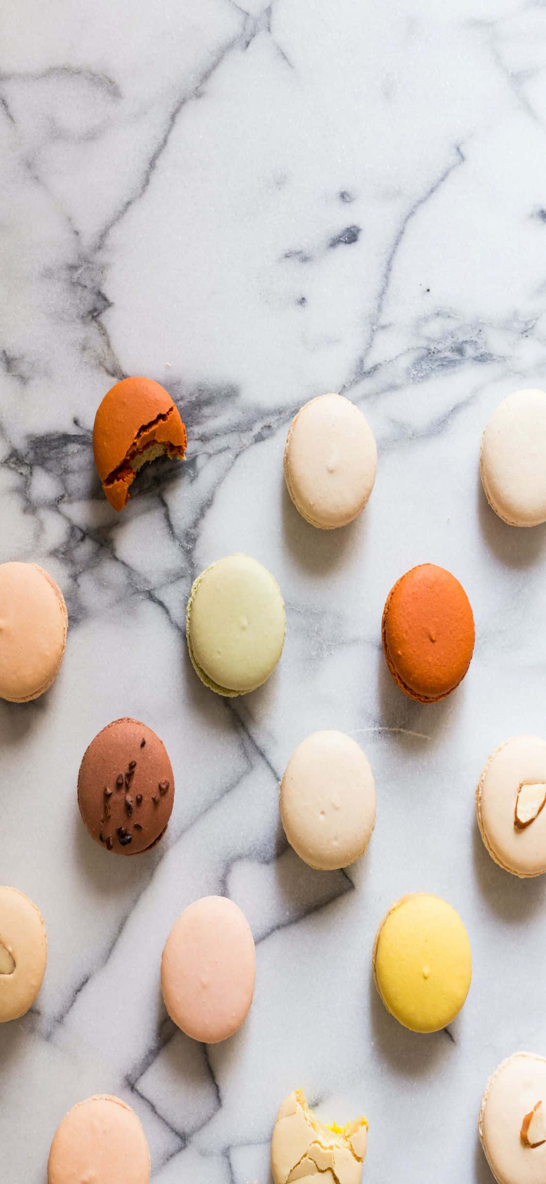 Macarons Sobre Fondo de Mármol para iPhone X Fondos de pantalla