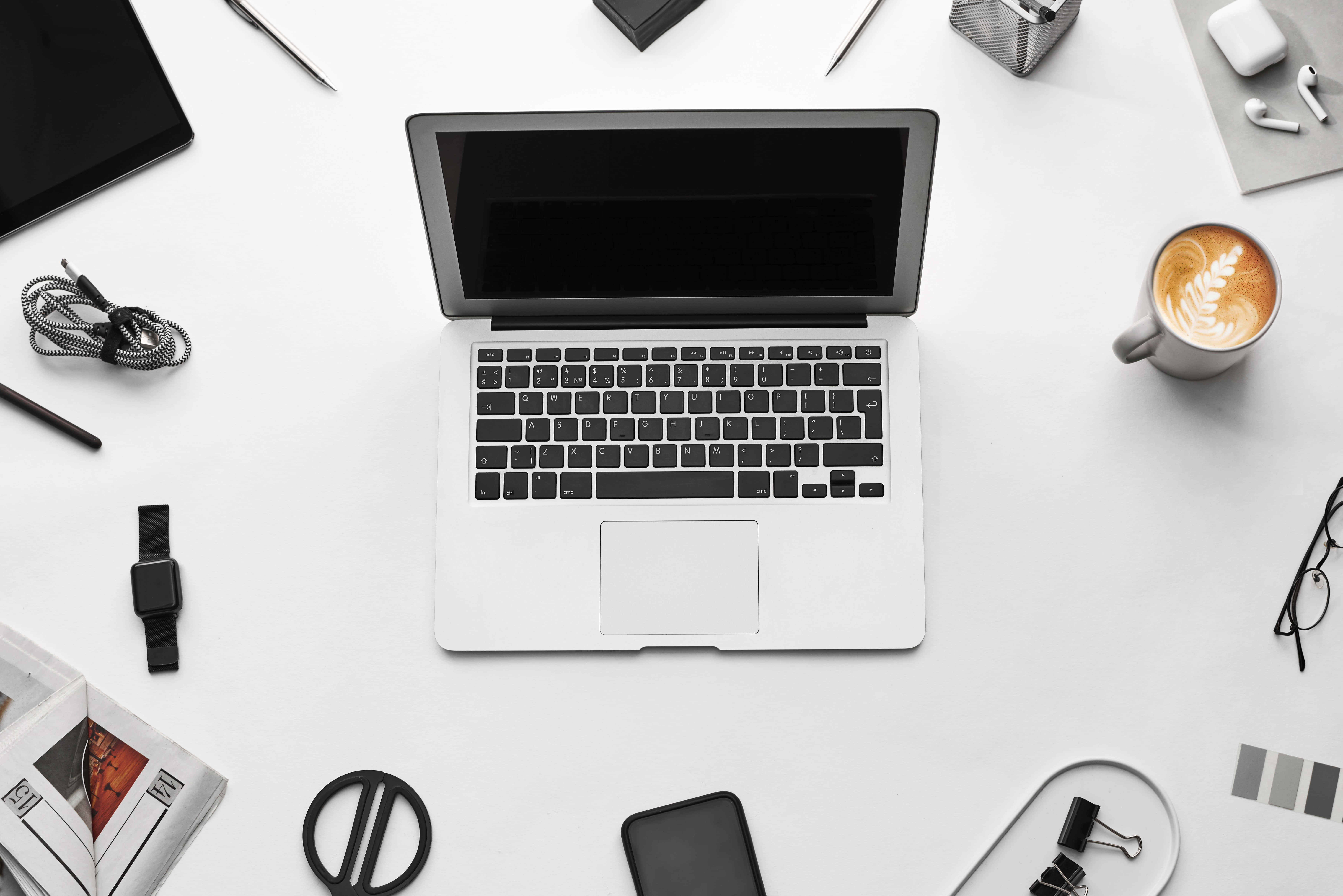 MacBook estético en un entorno perfecto Fondos de pantalla