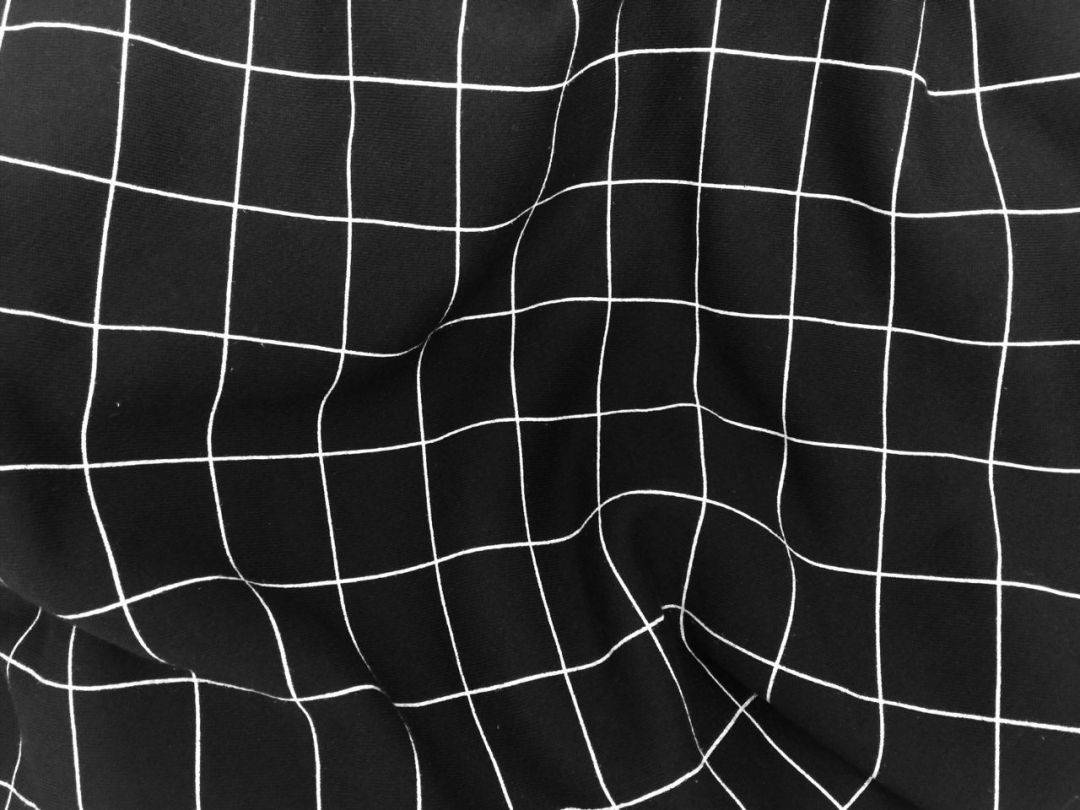 Manta arrugada estética en blanco y negro con líneas Fondos de pantalla