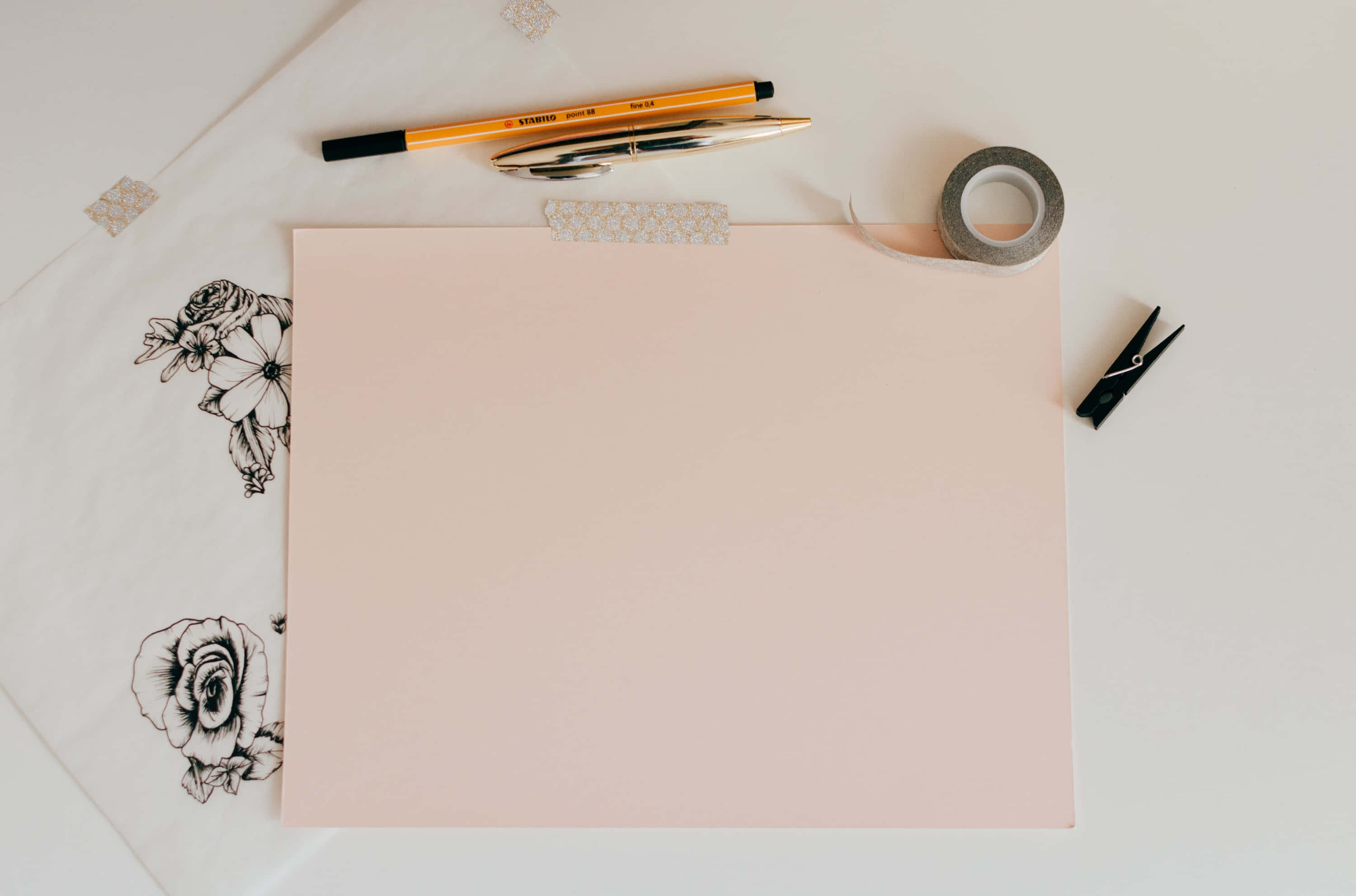 Maqueta de diseño perfecta para visuales emprendedores Fondos de pantalla