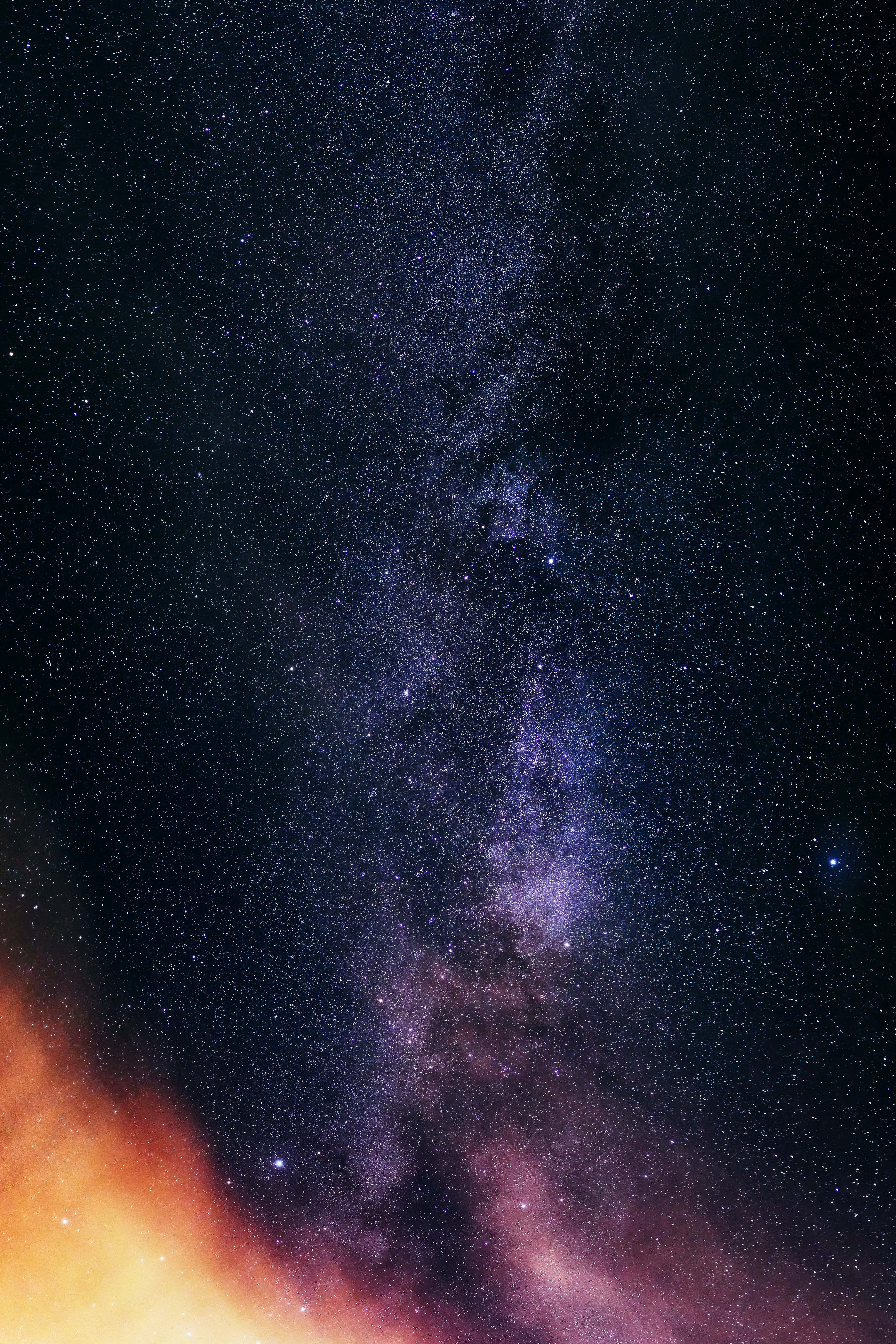 Mira hacia arriba y déjate asombrar por la impresionante belleza del cielo estrellado. Fondos de pantalla