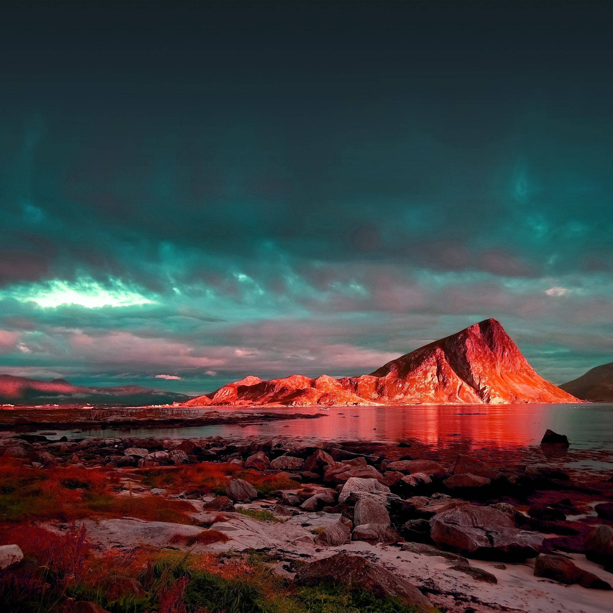 Montaña Roja y Reflejo del Atardecer Fondos de pantalla