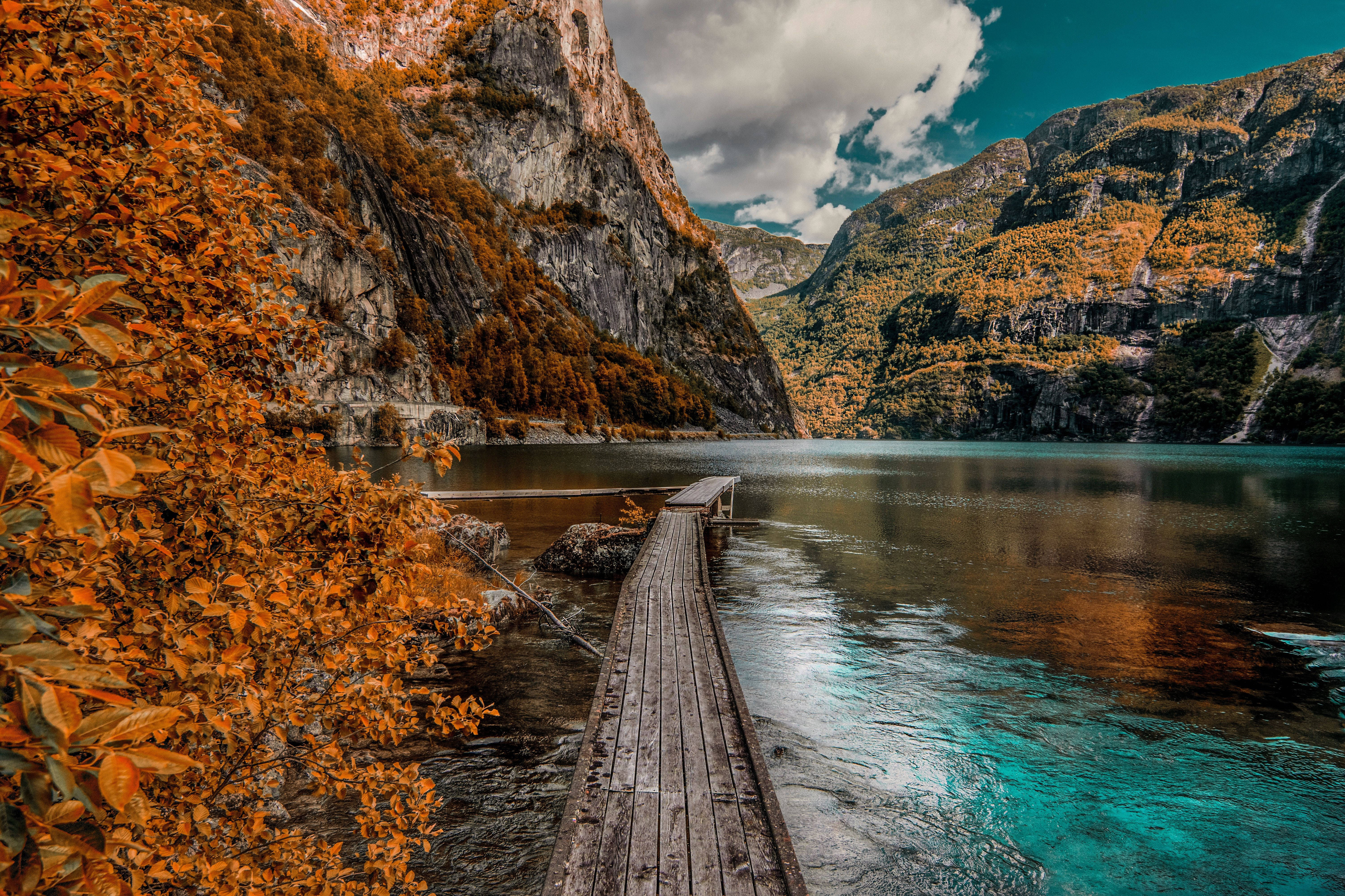 Montañas y Cielo Azul para Computadora Fondos de pantalla