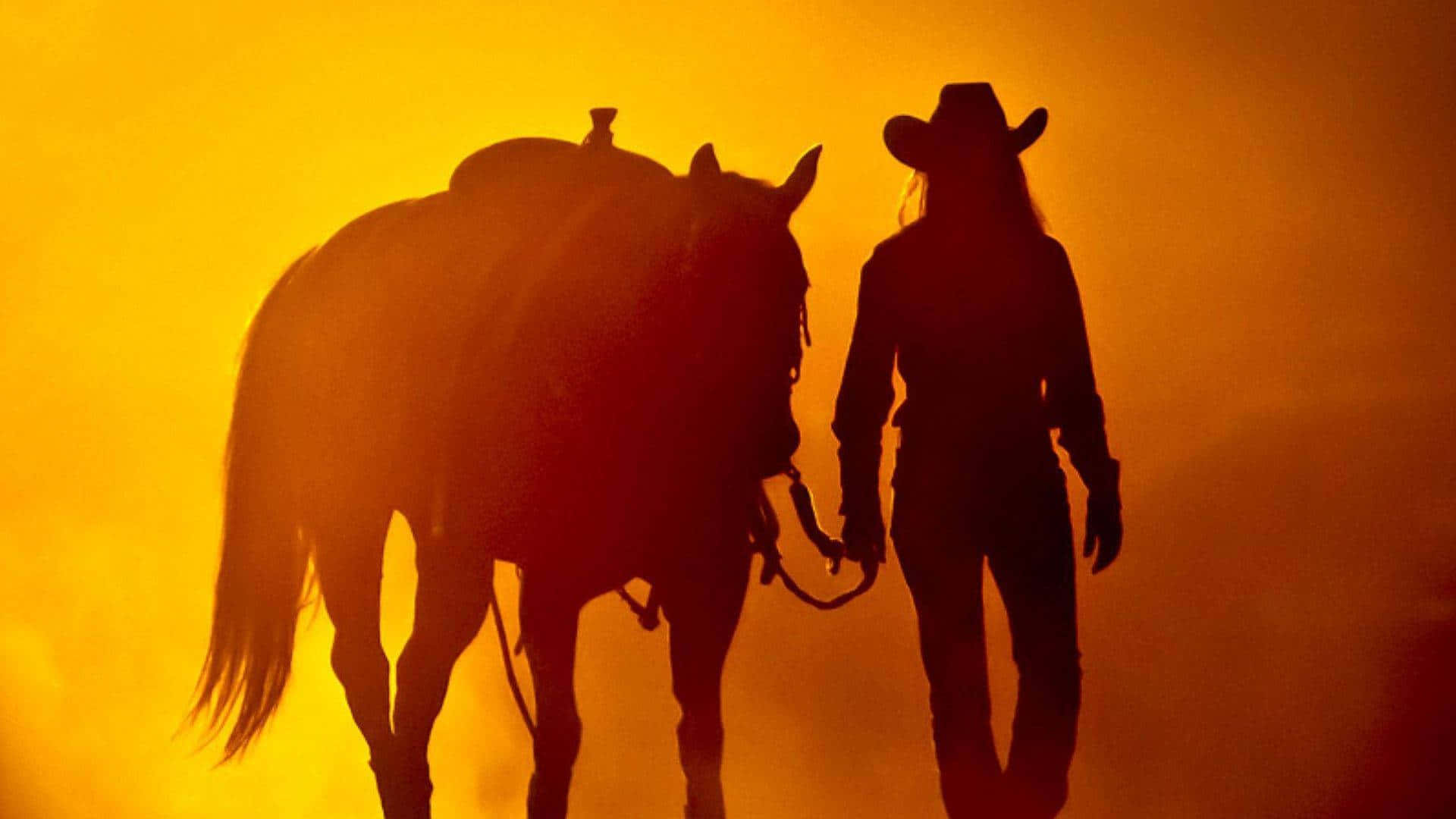 Mujer con Estilo Vaquero y su Caballo Fondos de pantalla