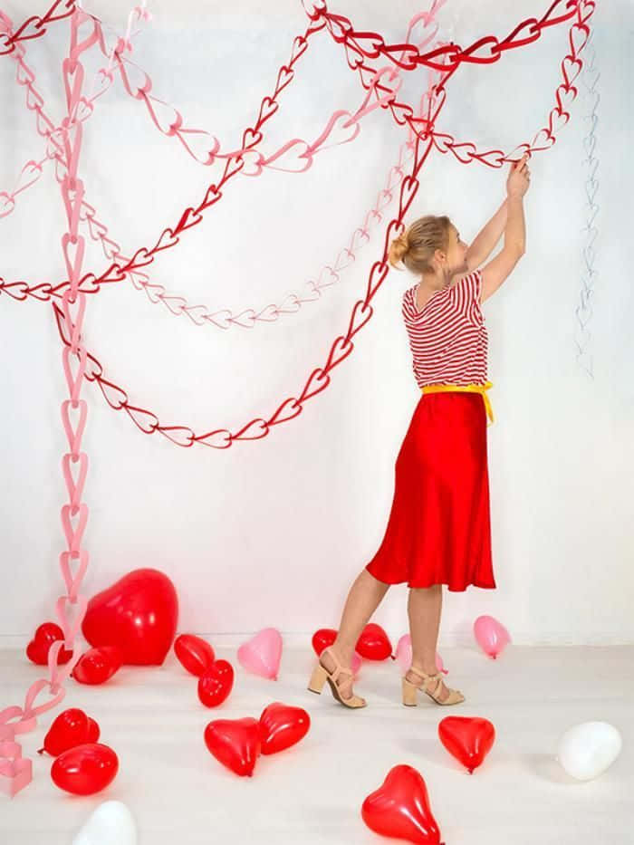Mujer Corazones Cadenas de Papel Imágenes de San Valentín Fondos de pantalla