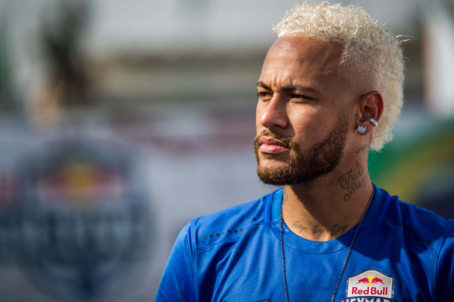 Neymar en la cancha Fondos de pantalla
