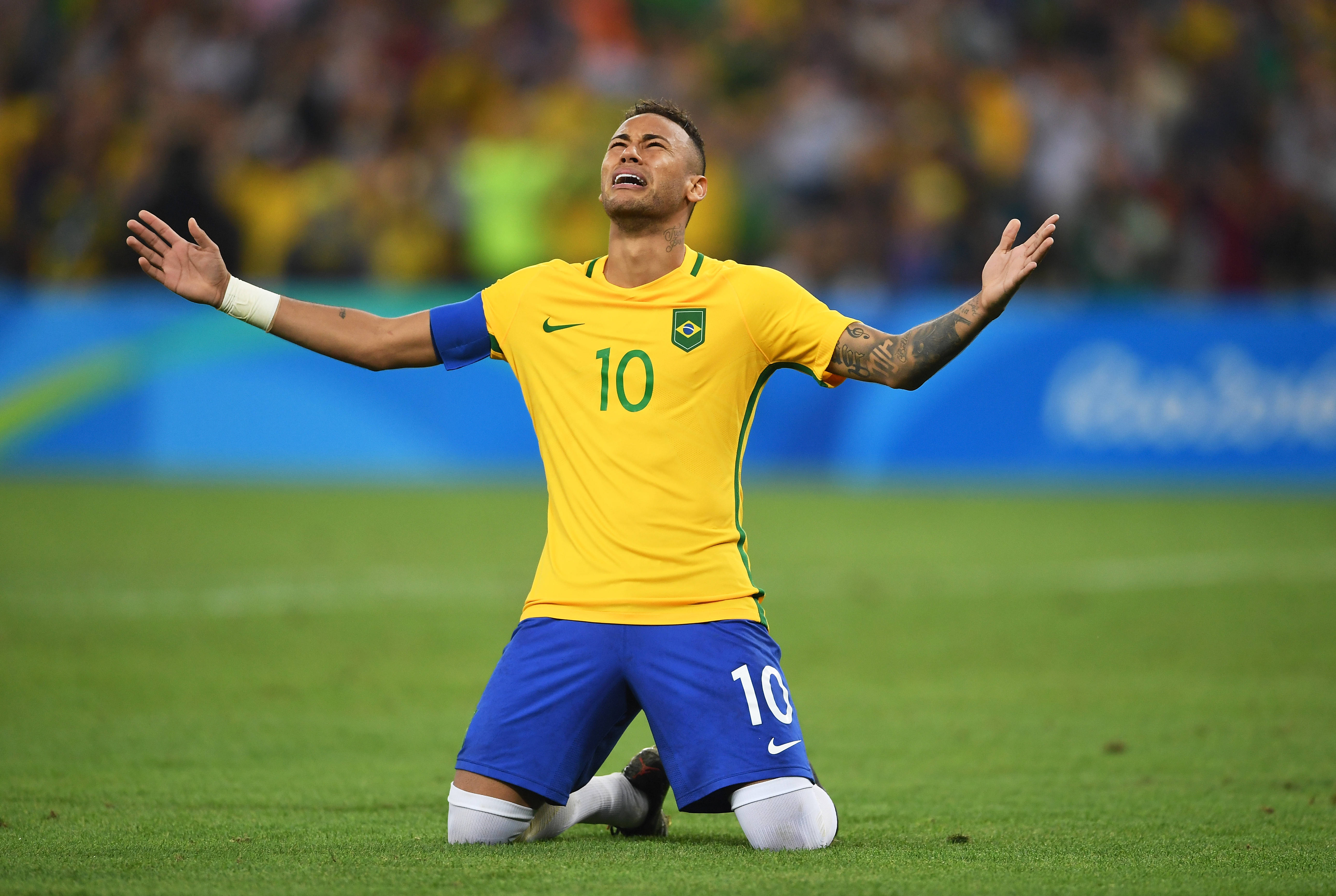 Neymar Jr. Arrodillado con Estilo Fondos de pantalla