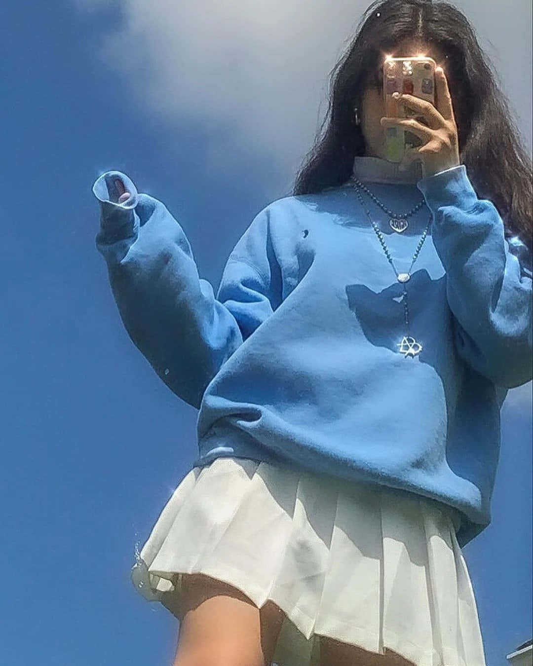 Niña joven soñadora y perdida en sus pensamientos Fondos de pantalla