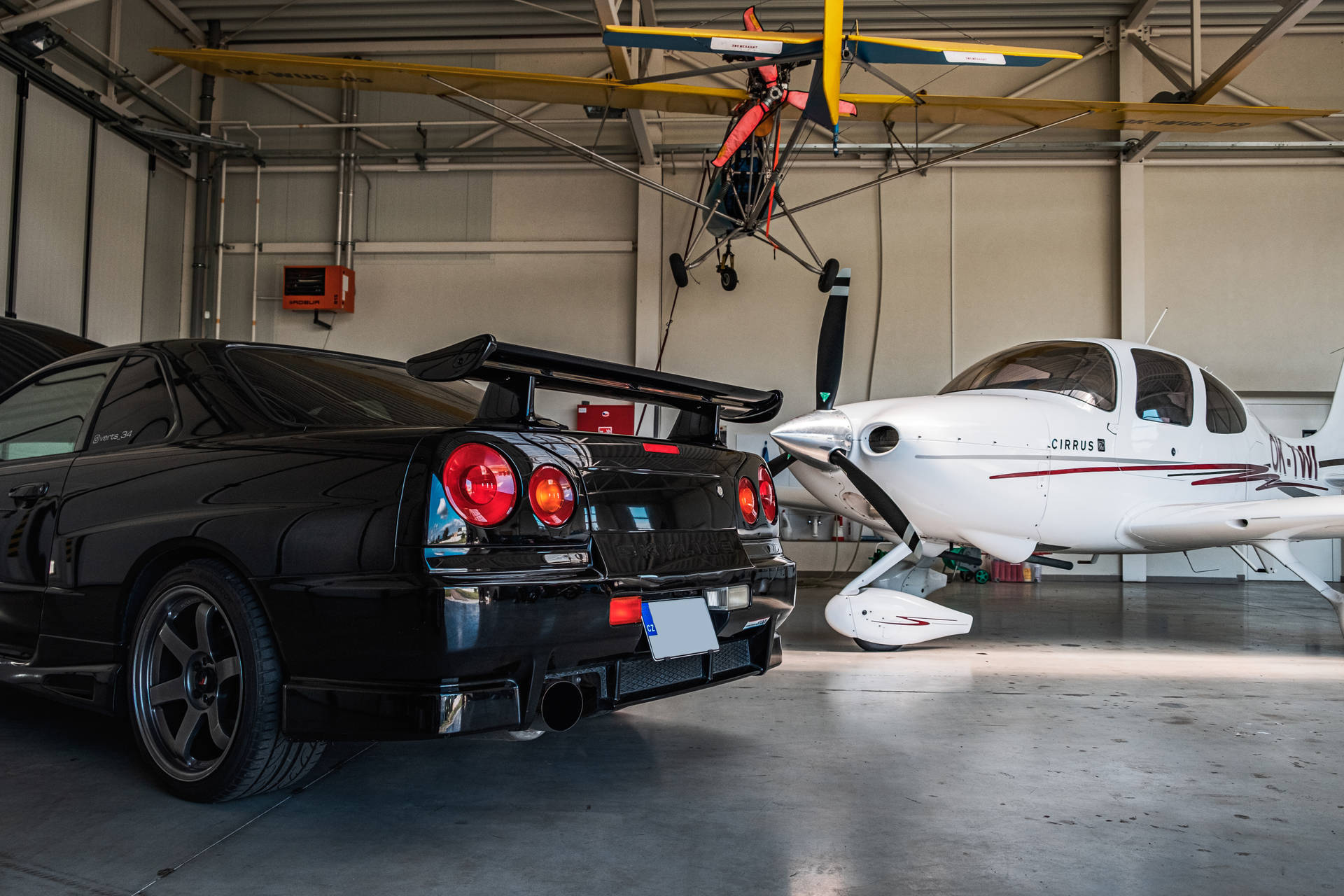 Nissan Skyline GTR R34 en Hangar