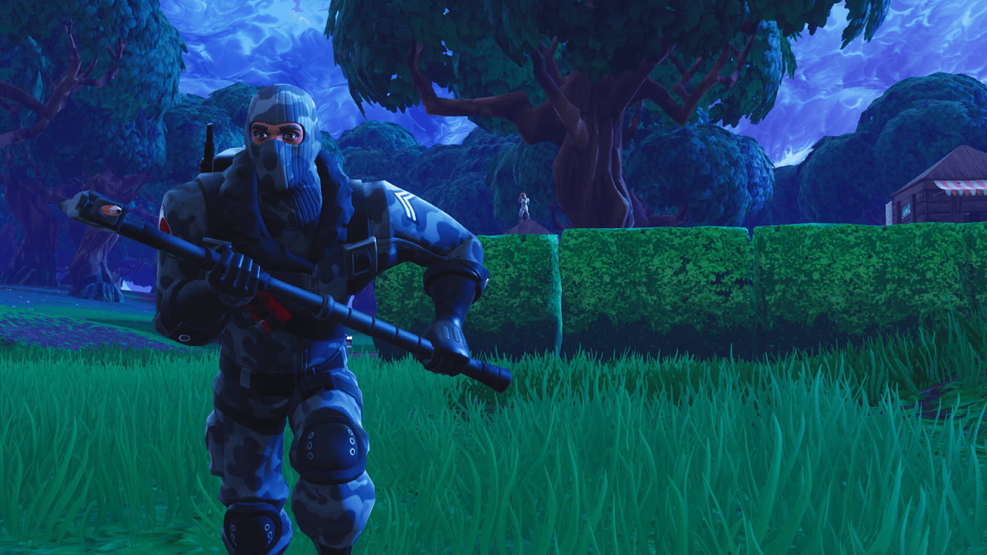 Havoc corre de noche con un pico en el juego Fortnite, fondo de pantalla HD.