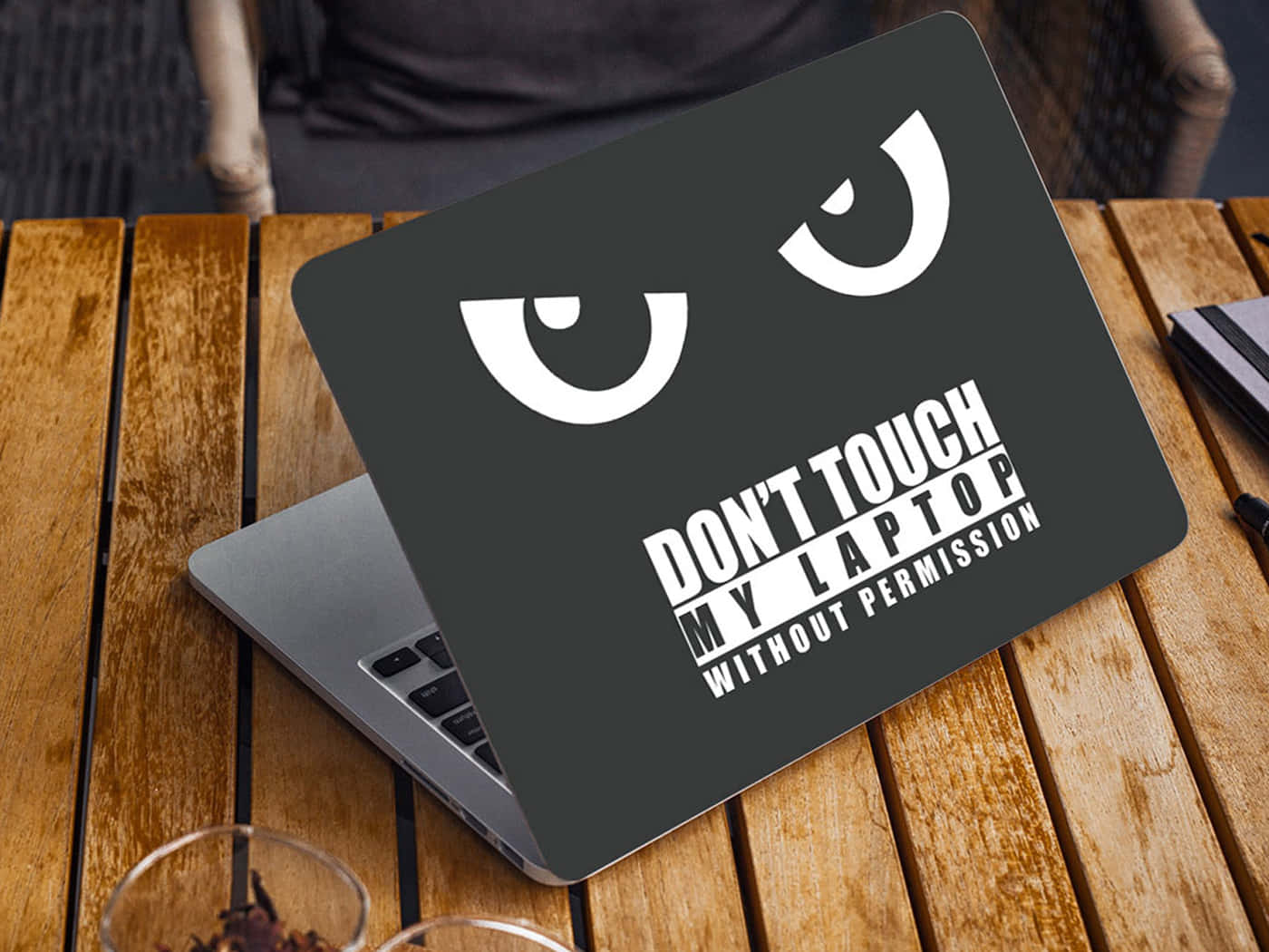No Toques Mi Laptop Con Ojos Fondos de pantalla