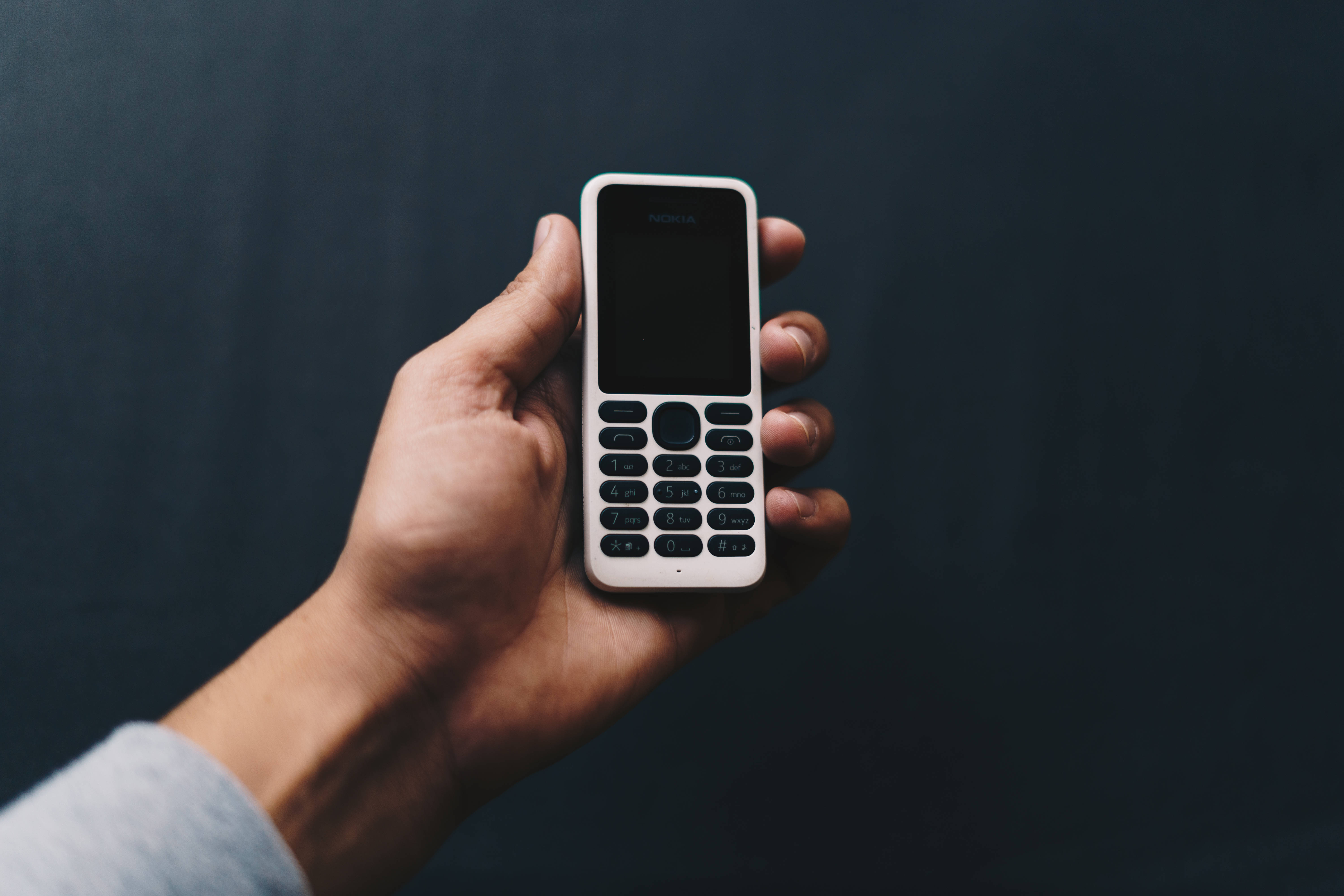 Nokia N130 Blanco y Negro Fondos de pantalla