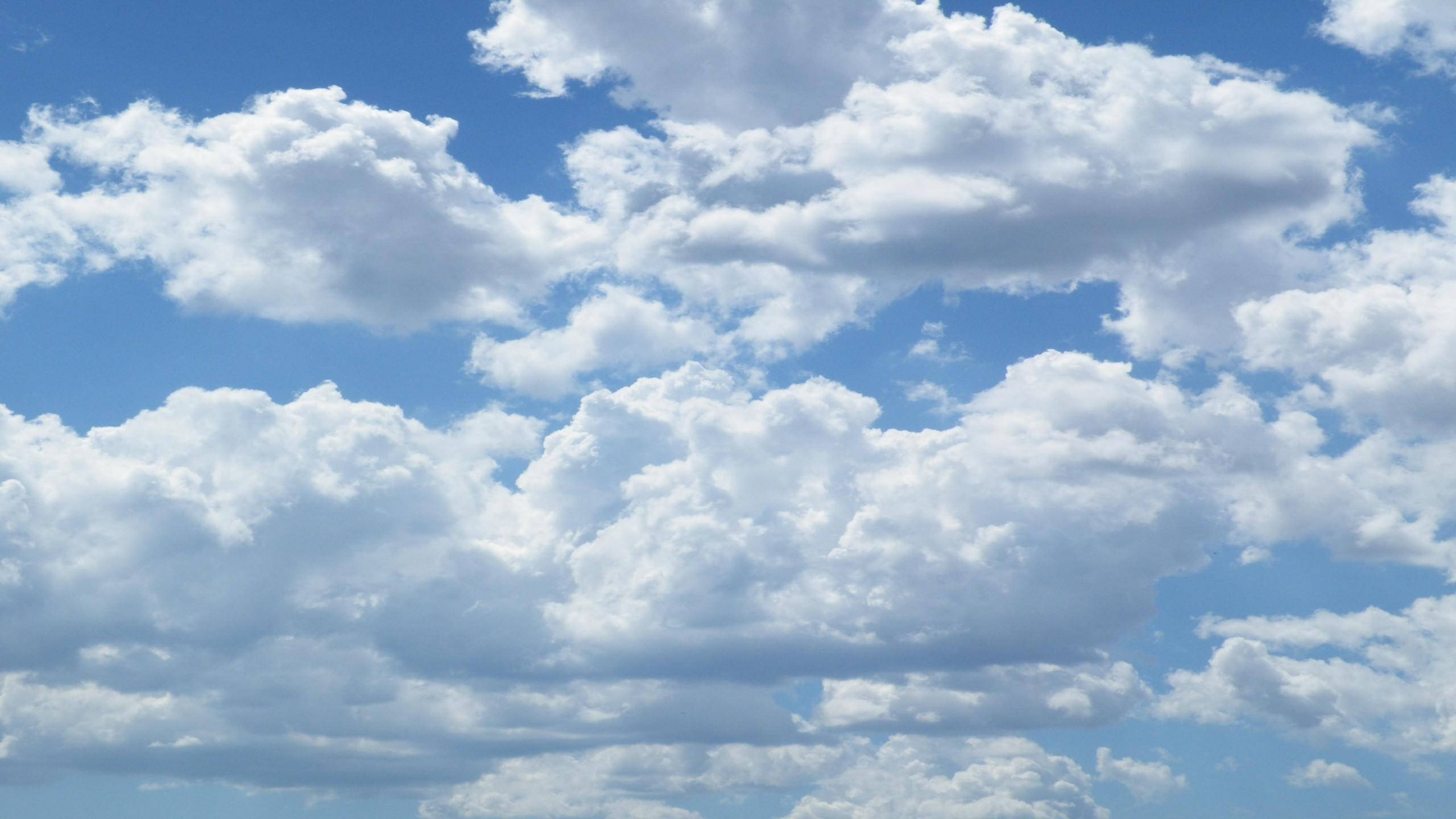 Nubes Estéticas al Mediodía Fondos de pantalla