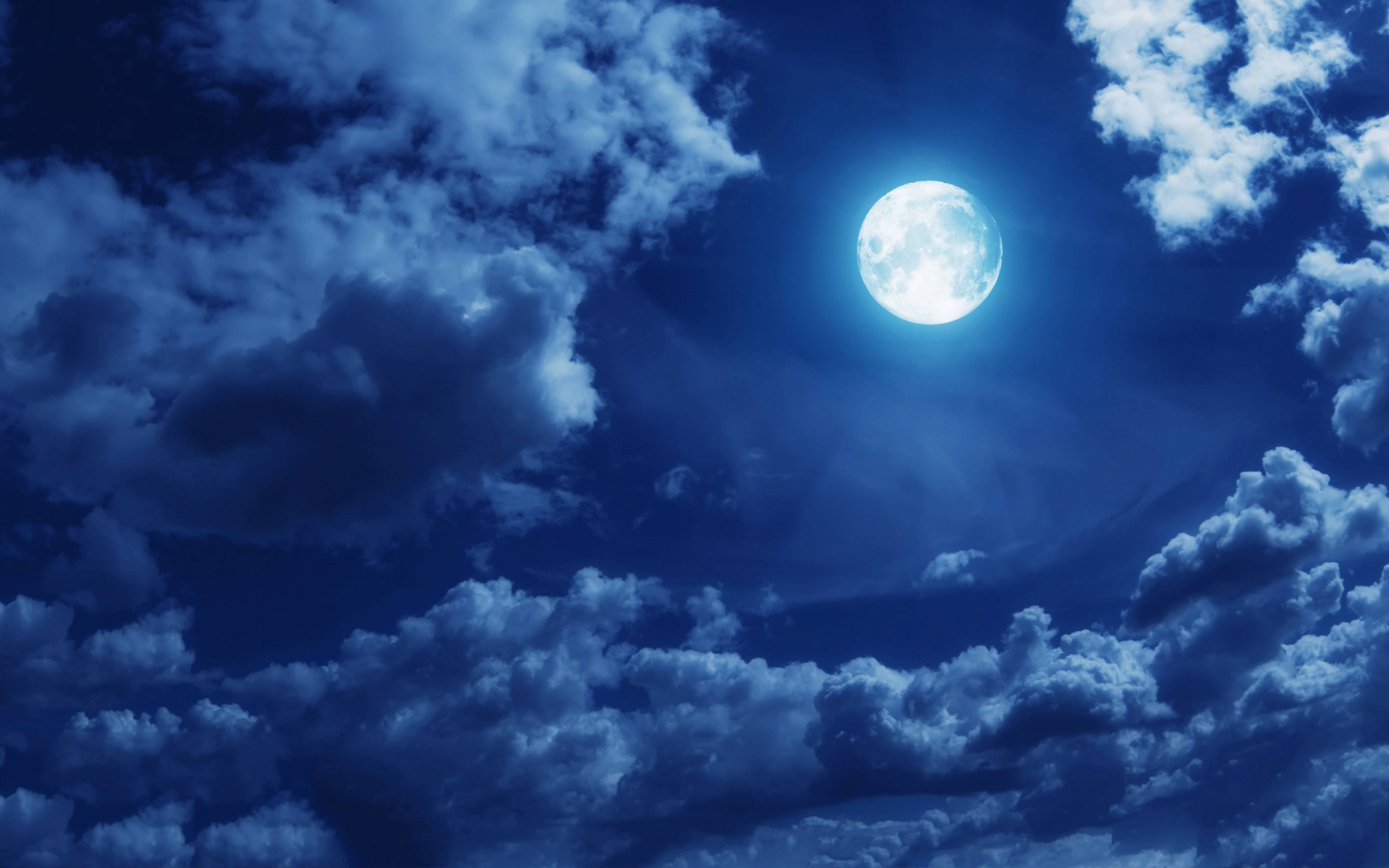 Nubes estéticas con luna llena Fondos de pantalla