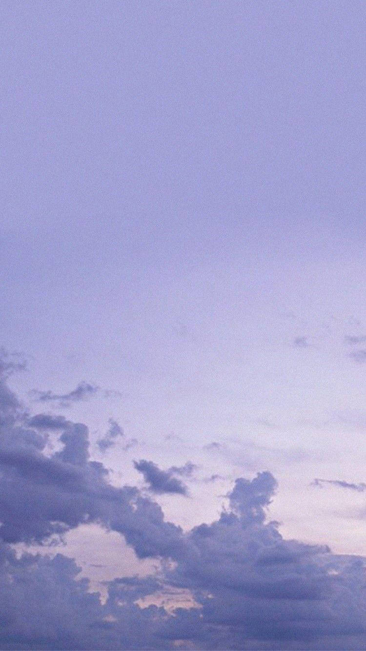 Nubes Púrpura Estéticas para iPhone Fondos de pantalla