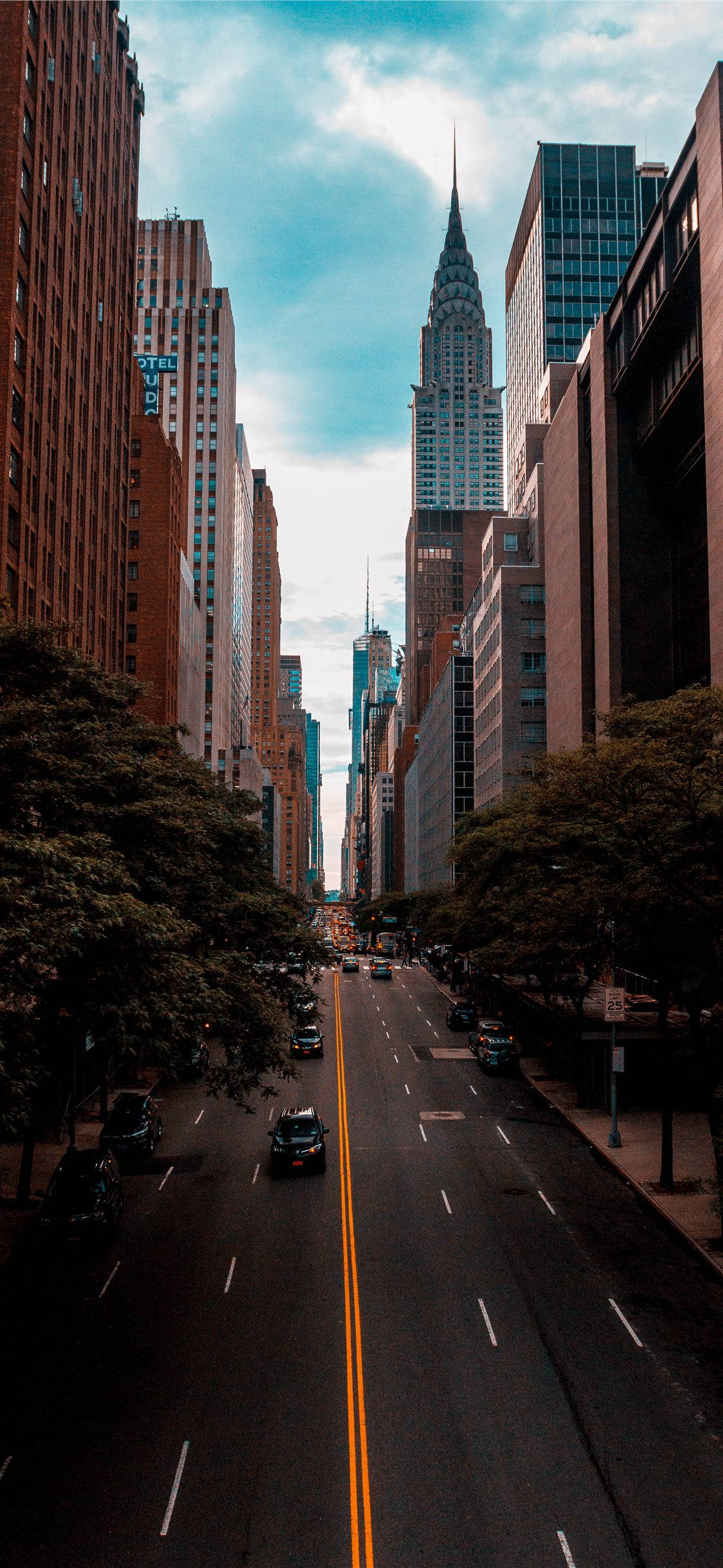 Nueva York HD iPhone carretera entre edificios Fondos de pantalla