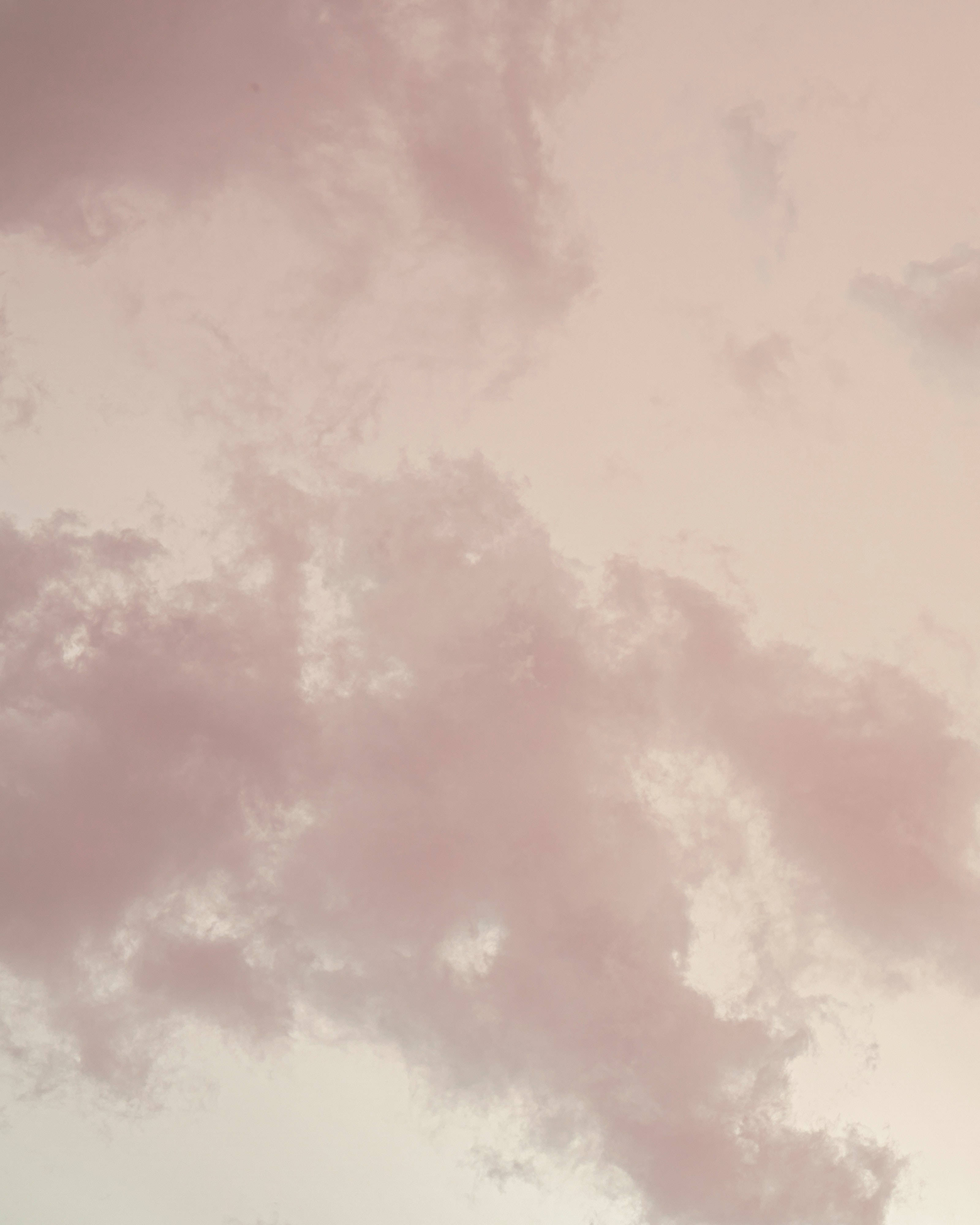 Paisaje sereno de nubes en pantalla de iPhone Fondos de pantalla