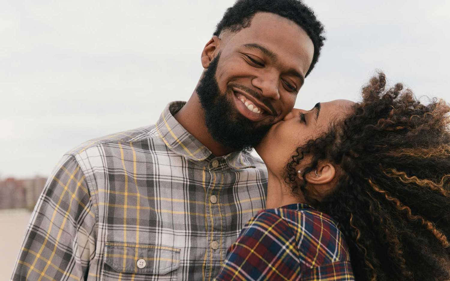 Pareja feliz y romántica imagen linda Fondos de pantalla