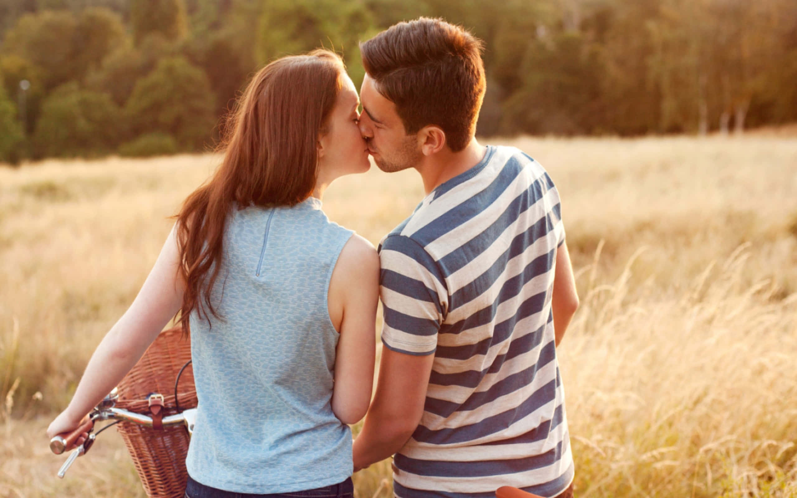 Pareja tierna besándose fotos Fondos de pantalla